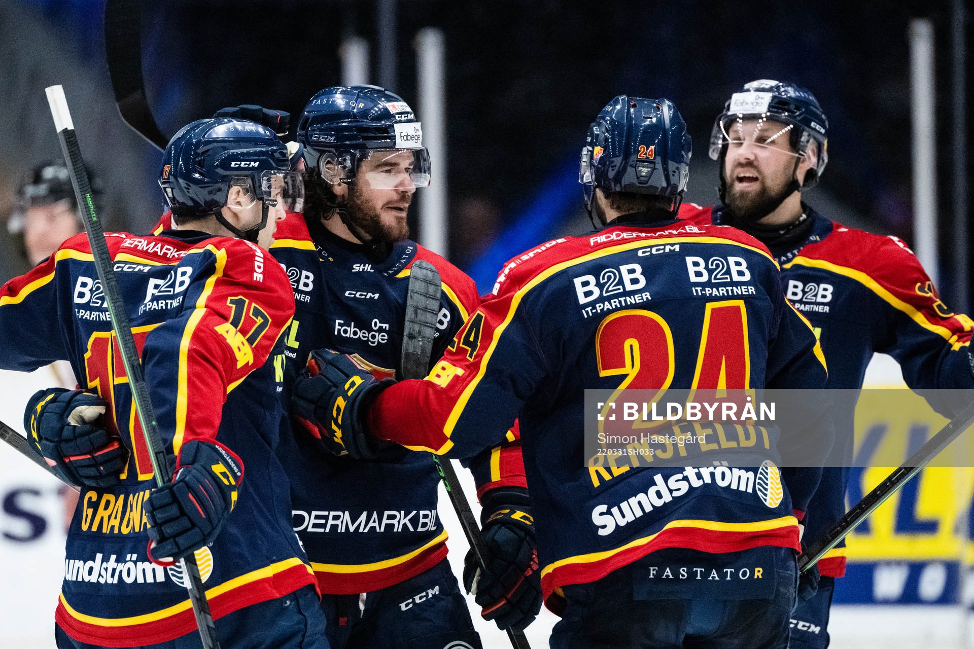 Djurgårdens Eric Gelinas och Dick Axelsson jublar