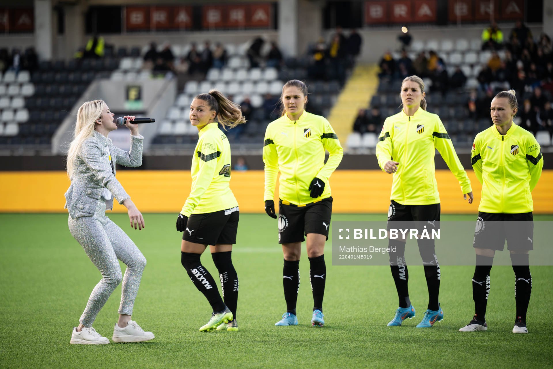 Ida Redig uppträder