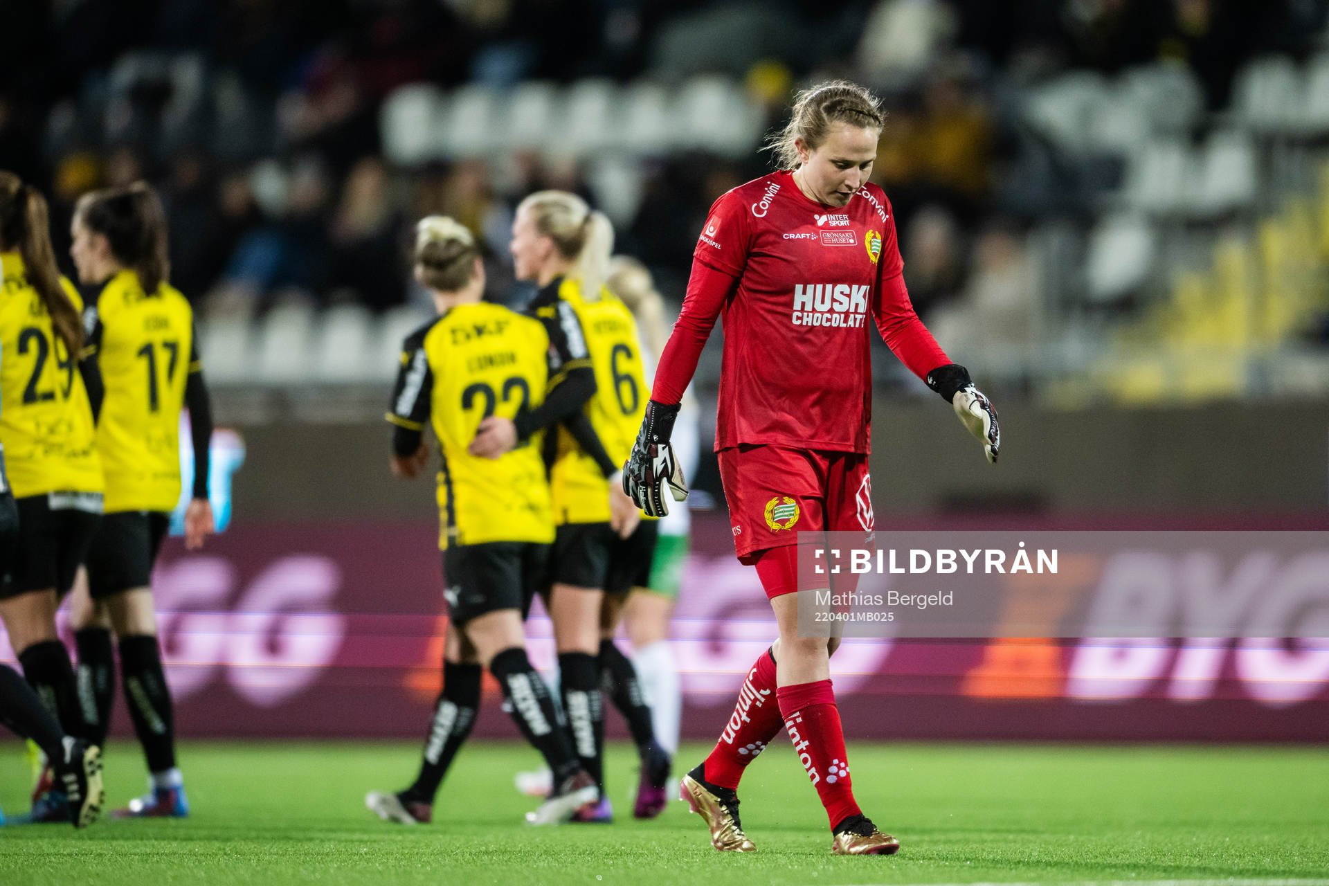 Hammarbys målvakt Linus Bergh deppar