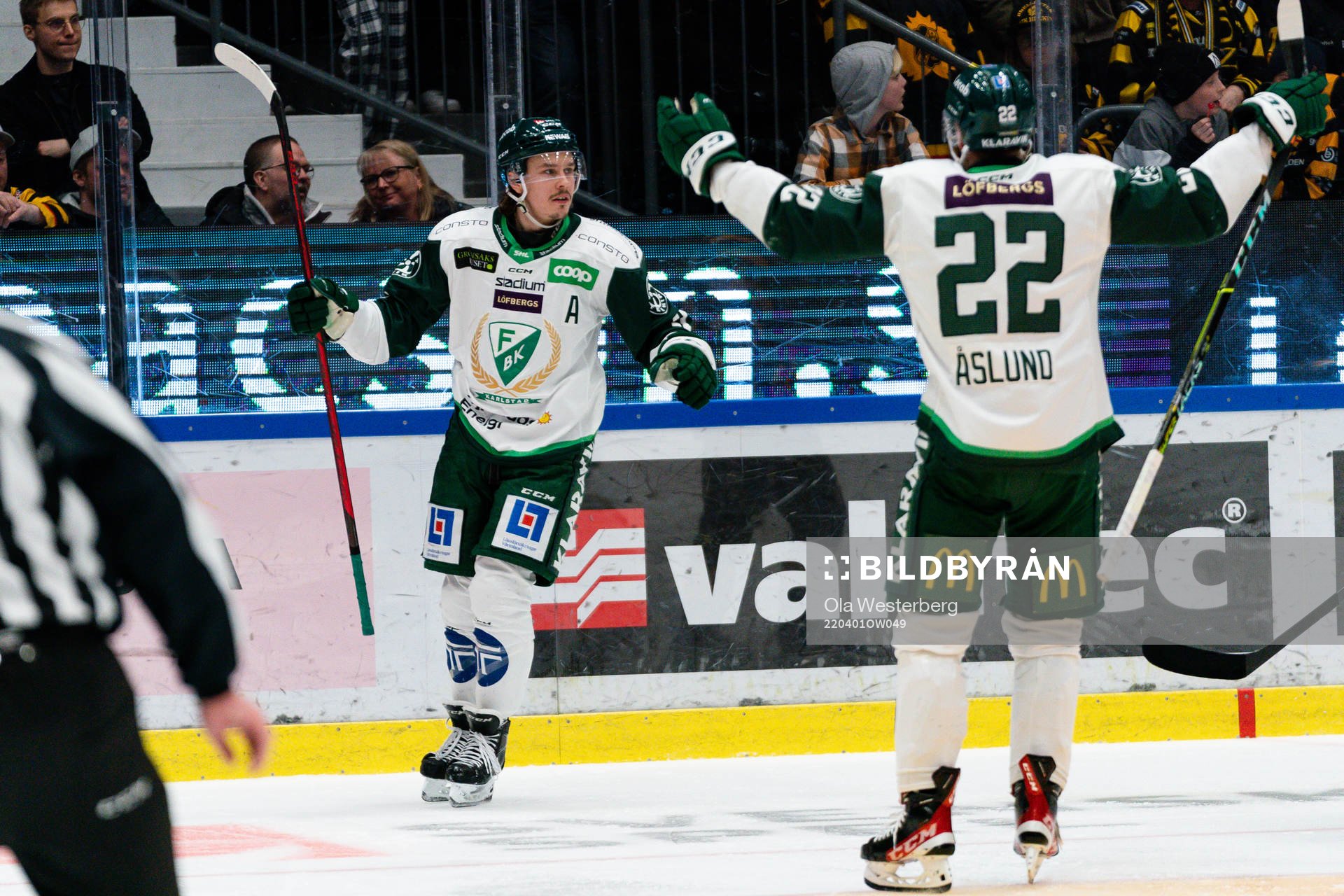 Färjestads Joakim Nygård och Per Åslund jublar
