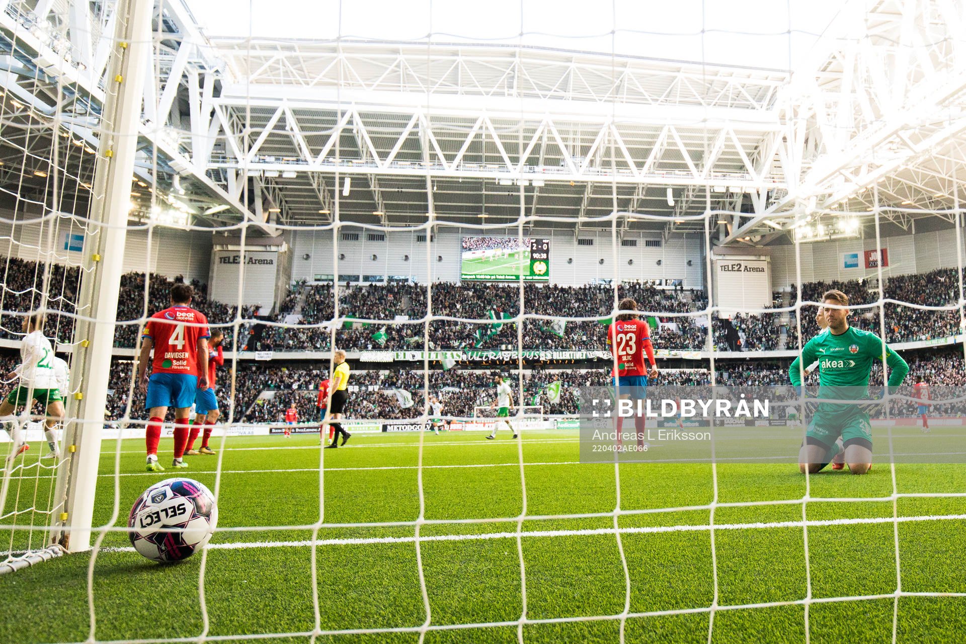 Helsingborgs målvakt Kalle Joelsson deppar