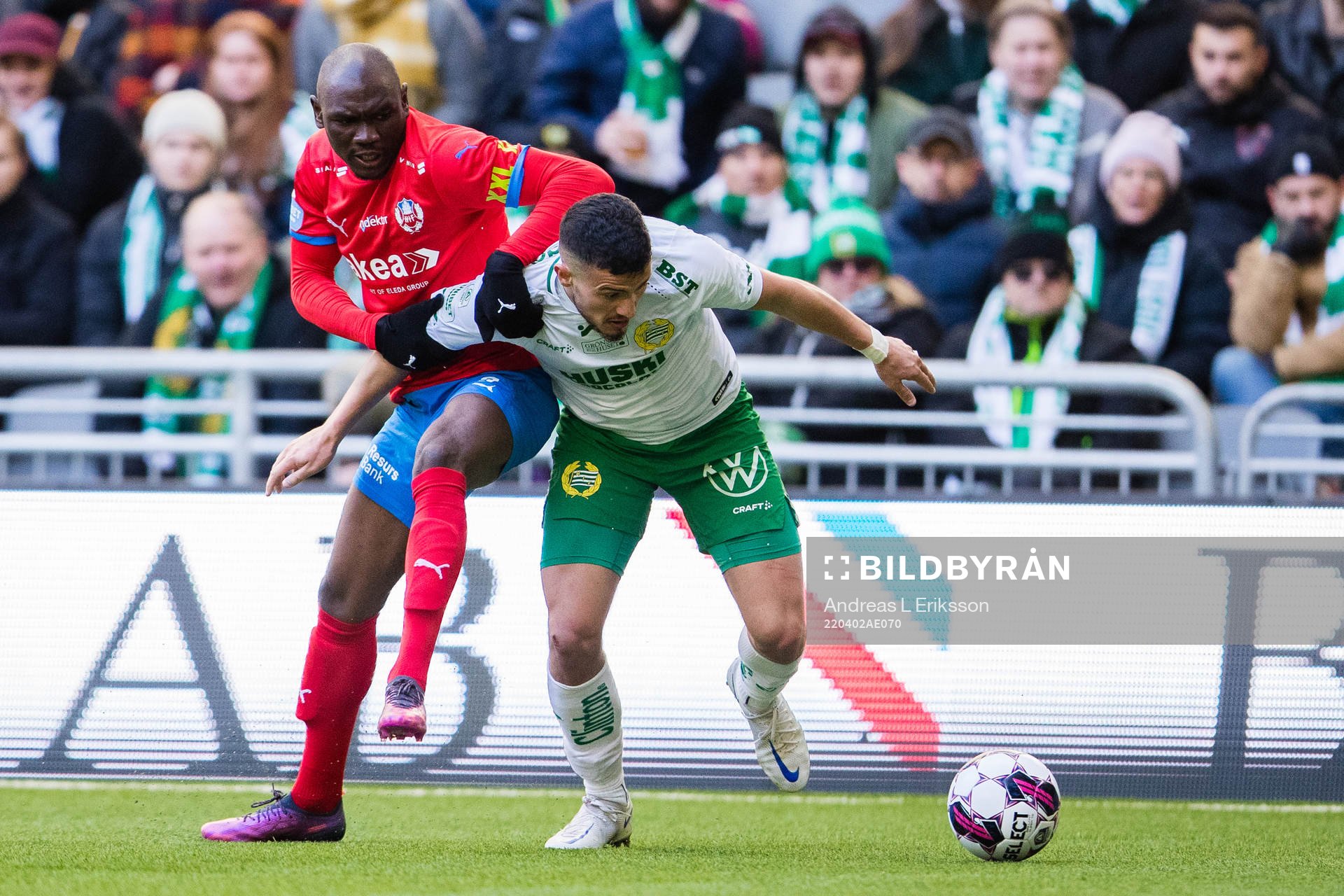 Helsingborgs Ravy Tsouka-Dozi och Hammarbys Astrit Selmani