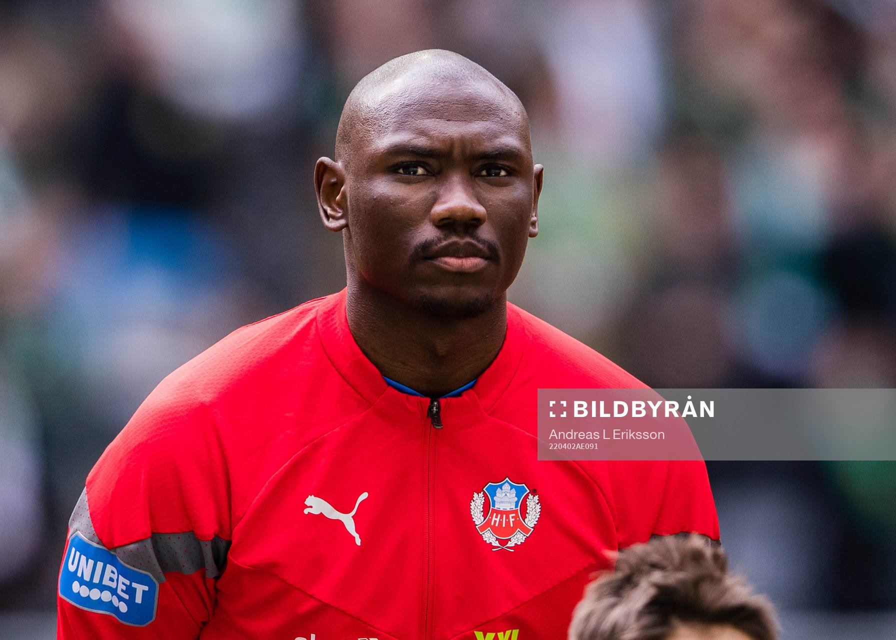 Helsingborgs Ravy Tsouka-Dozi innan fotbollsmatchen i