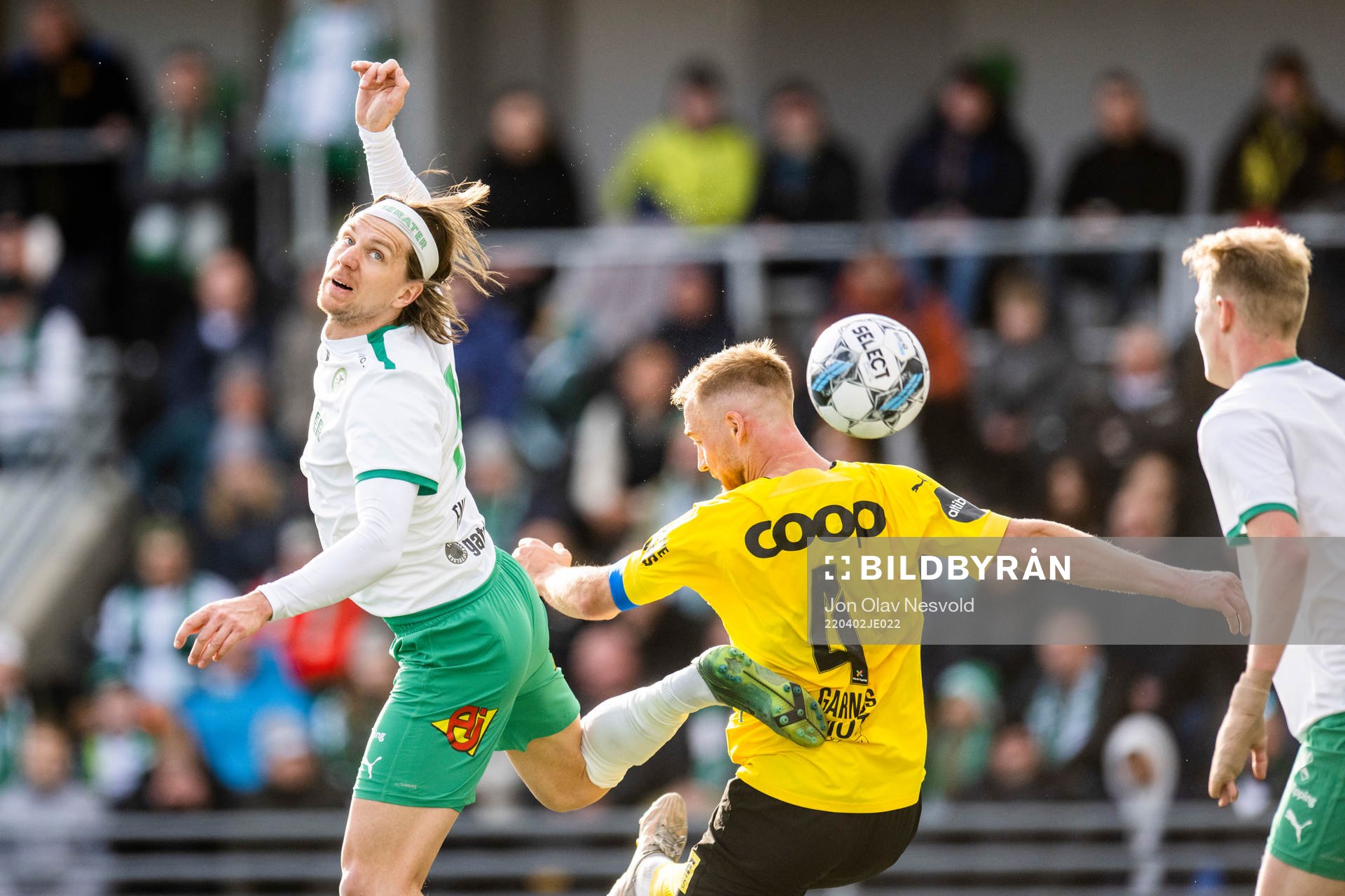 Jonas Enkerud of HamKam and Espen Bjørnsen Garnås of
