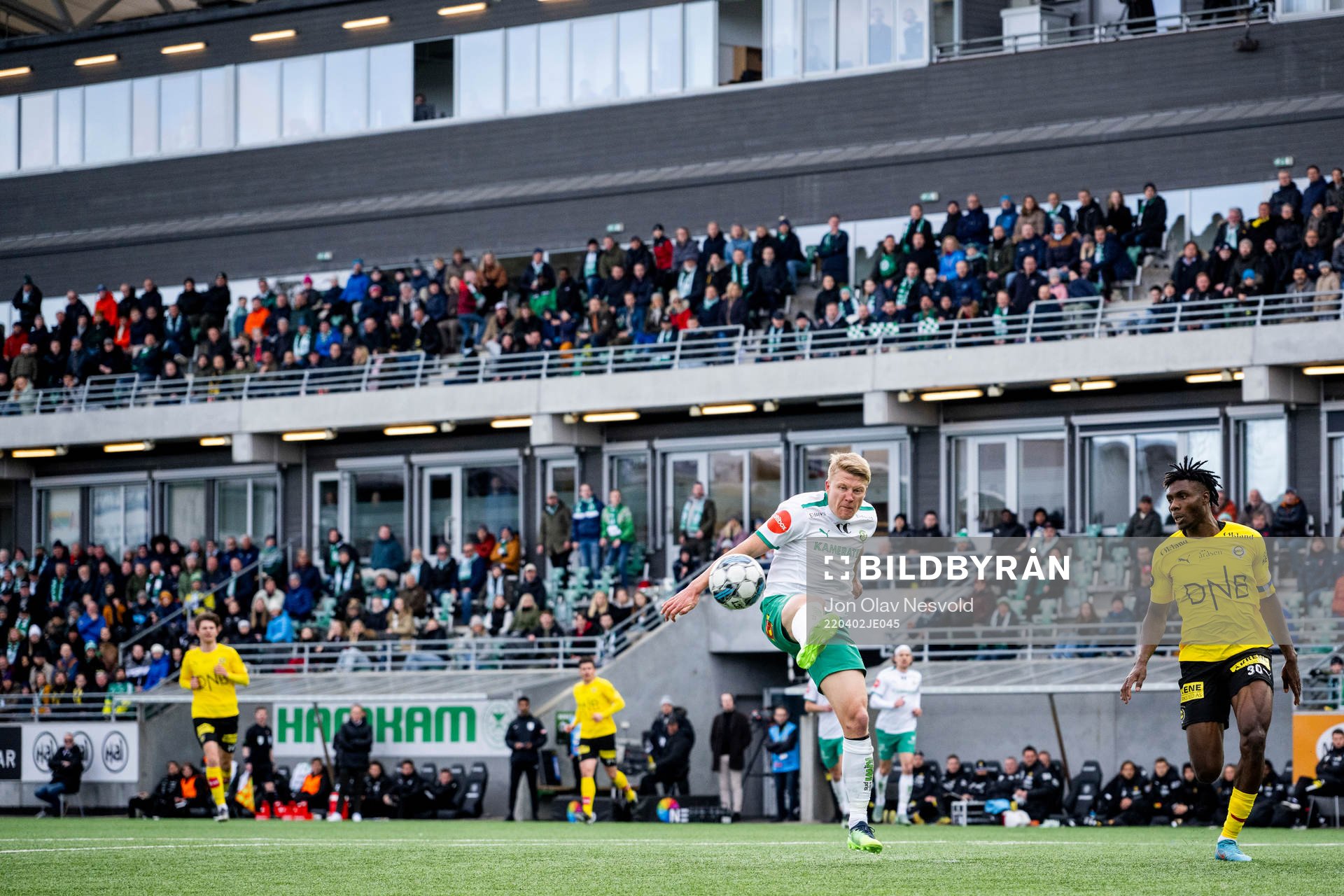 Kristian Eriksen of HamKam and Ogbu Igoh of Lillestrøm