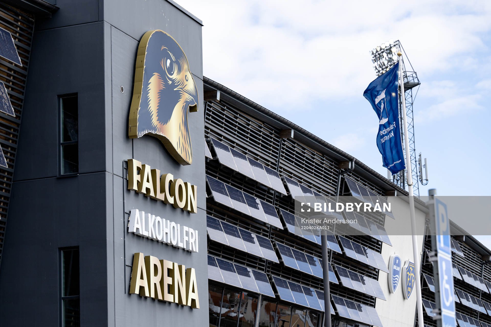 Exteriör av Falcon Alkoholfri Arena före fotbollsmatchen