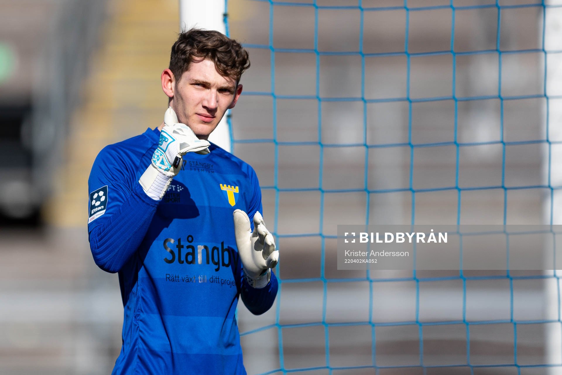 Torns målvakt Rasmus Norlander under fotbollsmatchen i Ettan södra mellan Falkenberg och Torn den 2 april 2022 i Falkenberg. 