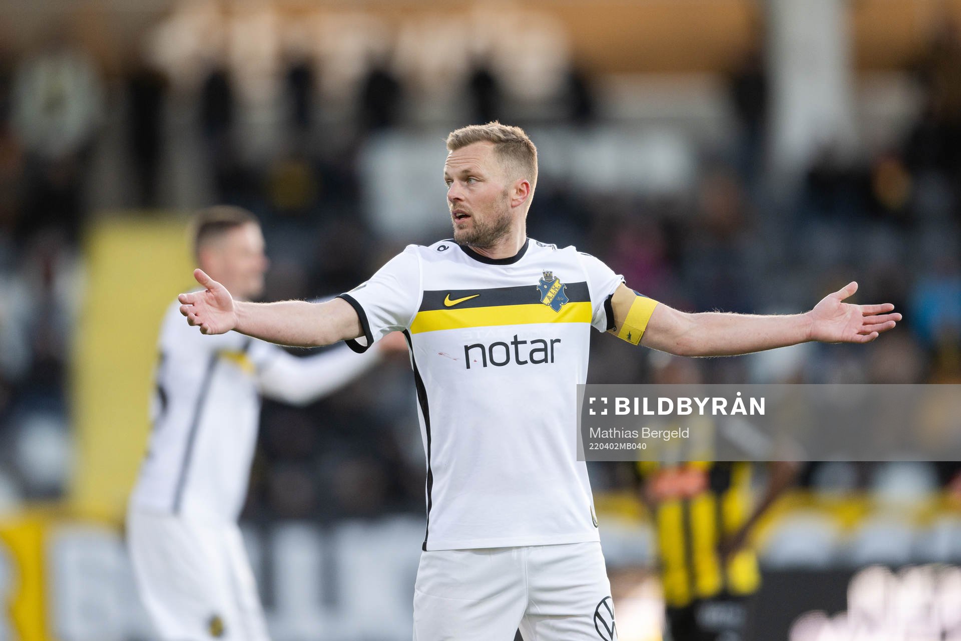 s Sebastian Larsson reagerar
