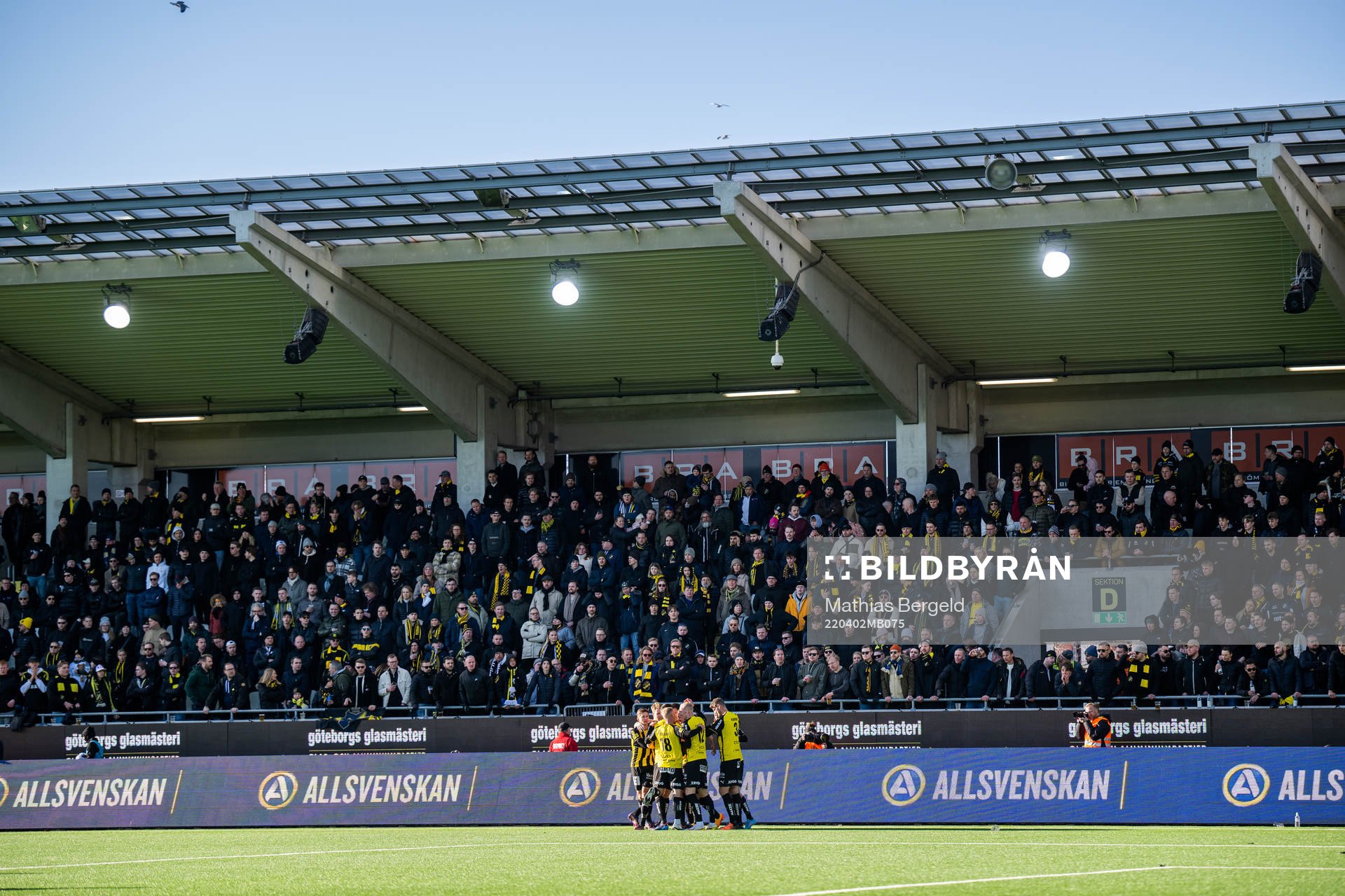 Häckens spelare jublar efter att Alexander Jeremejeff gjort 2-0 under fotbollsmatchen i Allsvenskan mellan Häcken och AIK den 2 april 2022 i Göteborg.