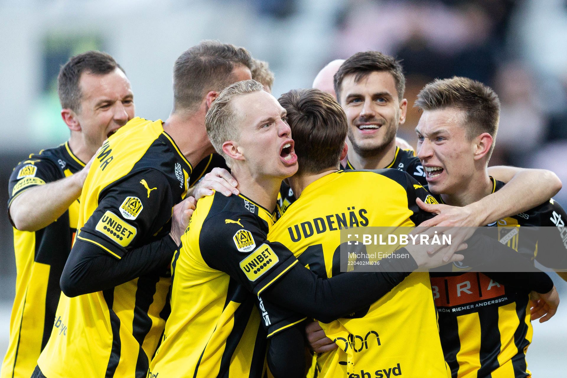 Häckens Gustav Berggren och Oscar Uddenäs jublar