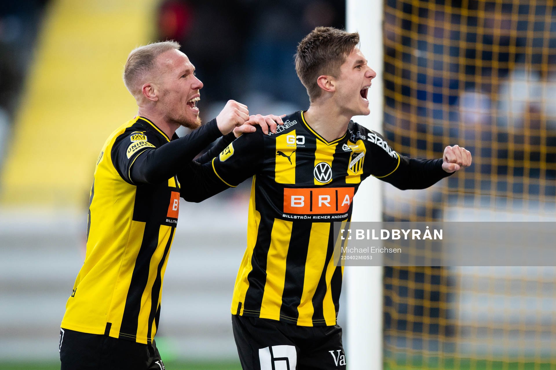 Häckens Mikkel Rygaard Jensen och Leo Bengtsson jublar