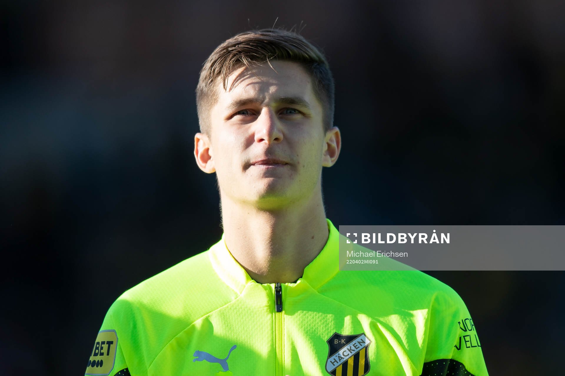 Häckens Leo Bengtsson på line up innan fotbollsmatchen i