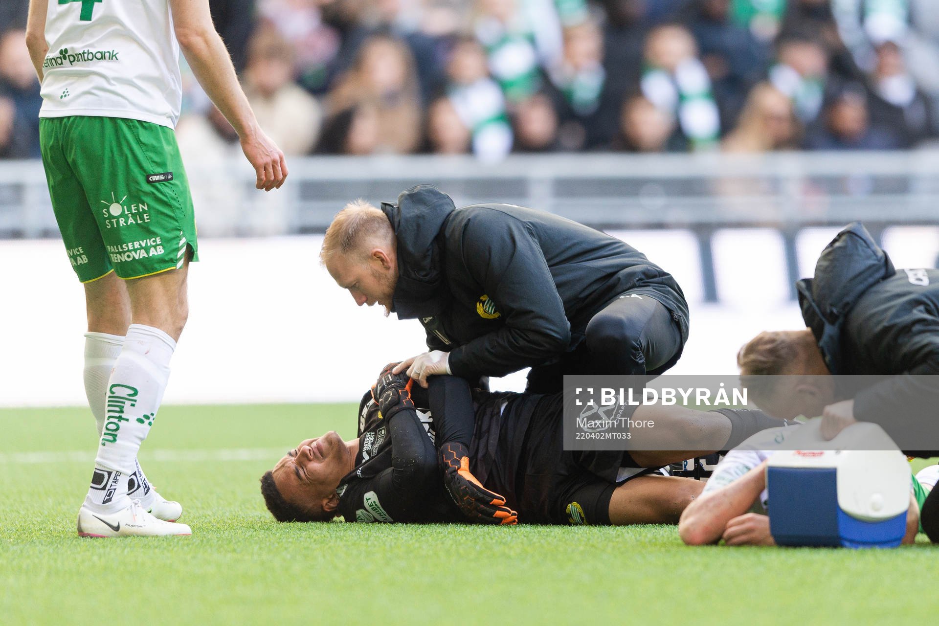 Hammarbys målvakt Oliver Dovin och Mads Fenger Nielsen