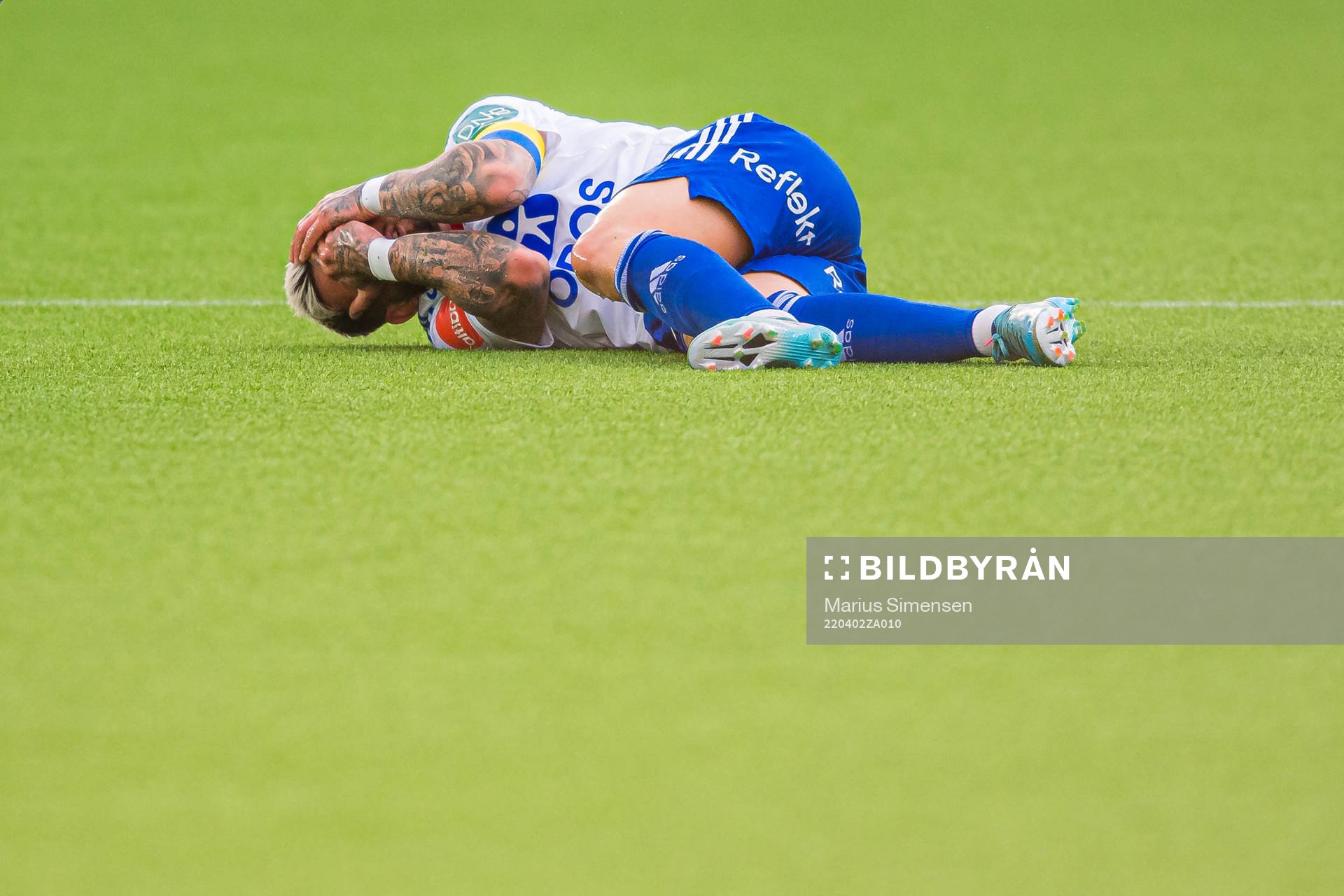 Aron Leonard Dønnum of Vålerenga in pain