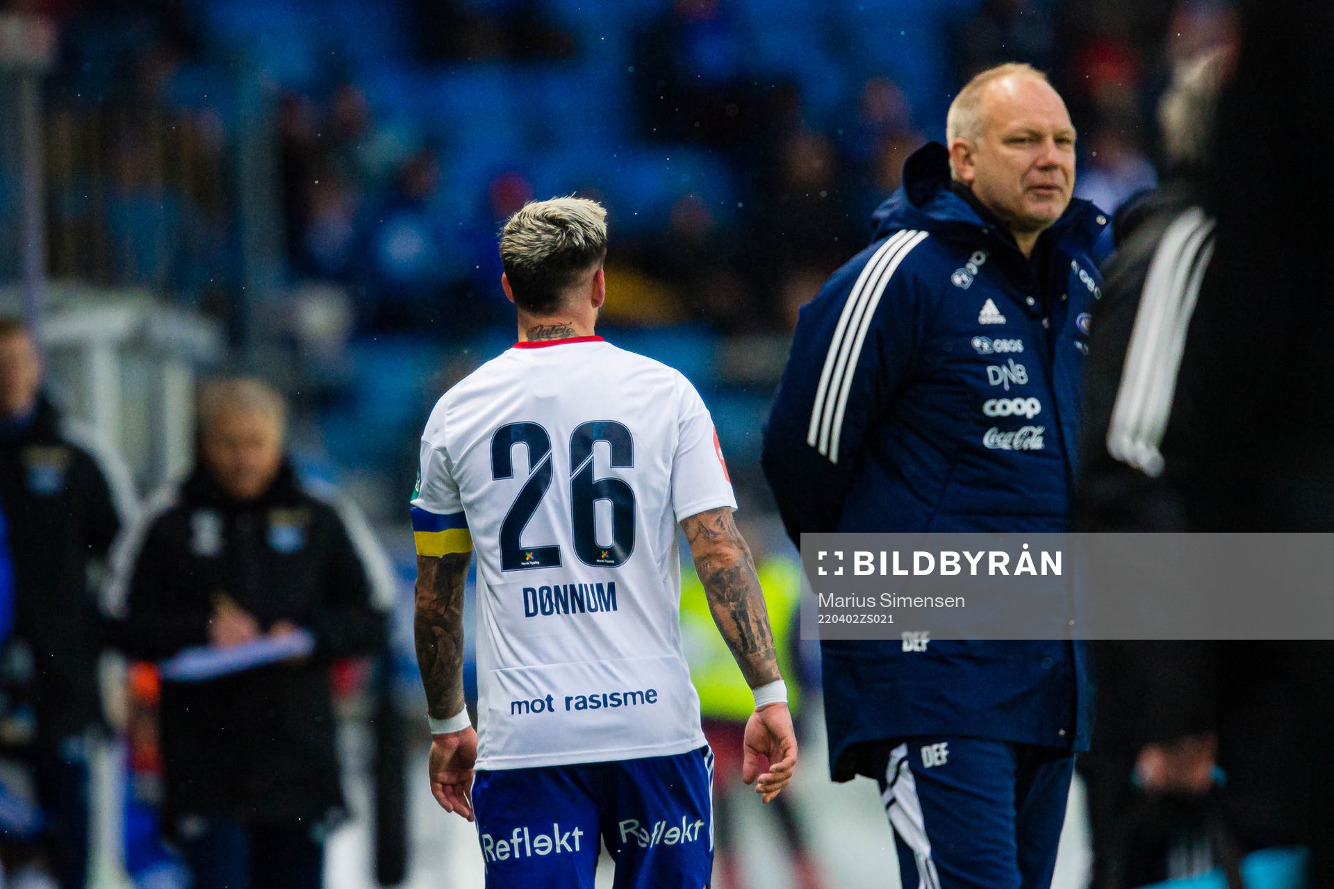 Aron Leonard Dønnum of Vålerenga walks off the pitch