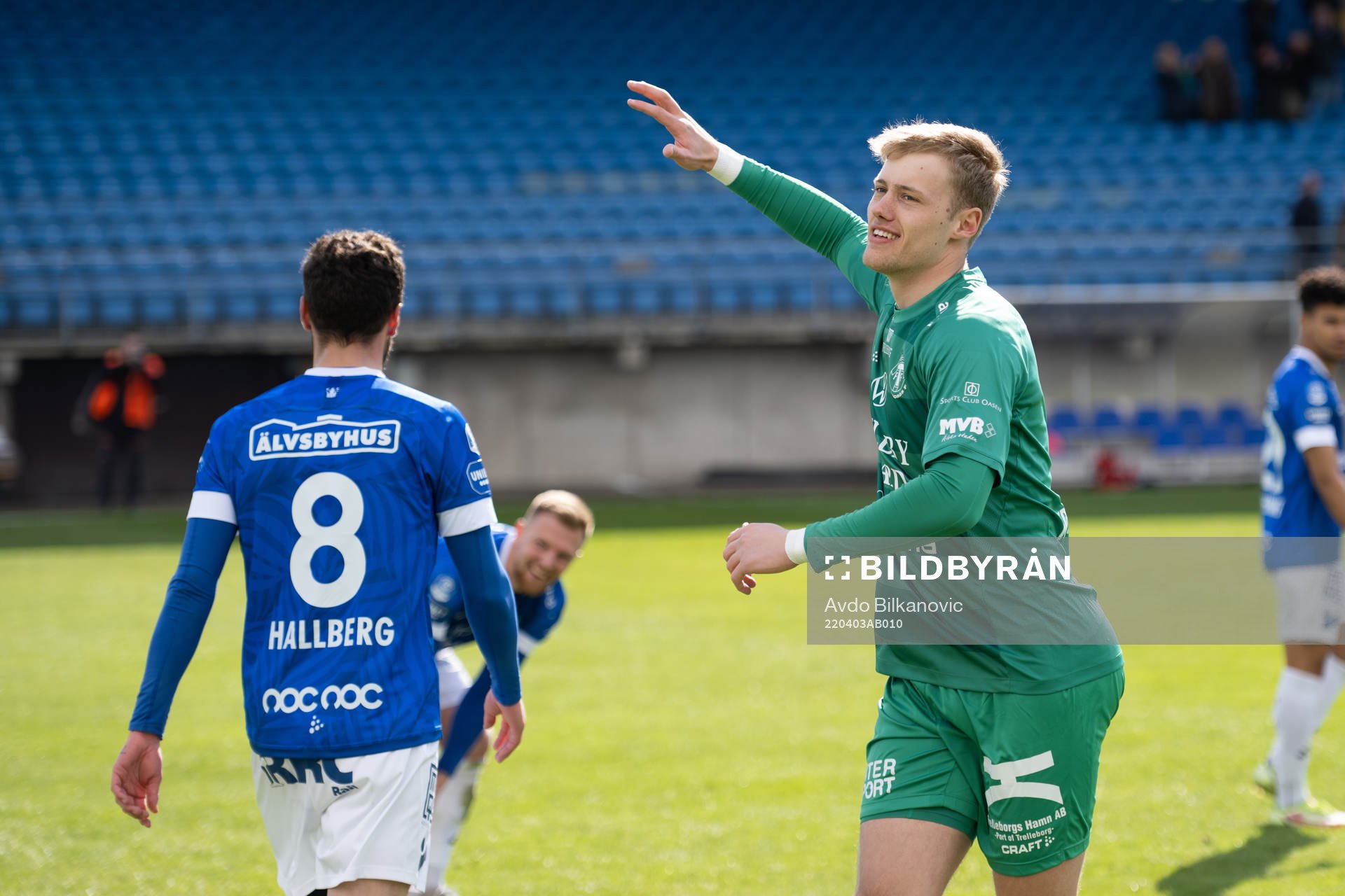 Trelleborgs målvakt Kasper Thiesson Kristensen jublar under fotbollsmatchen i Superettan mellan Trelleborg och Utsikten den 3 april 2022 i Trelleborg.