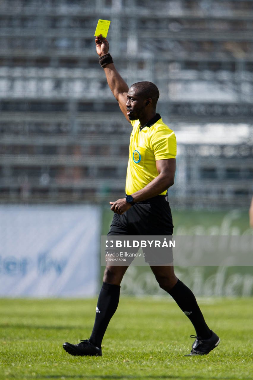 Domaren Fredrik Oppong
