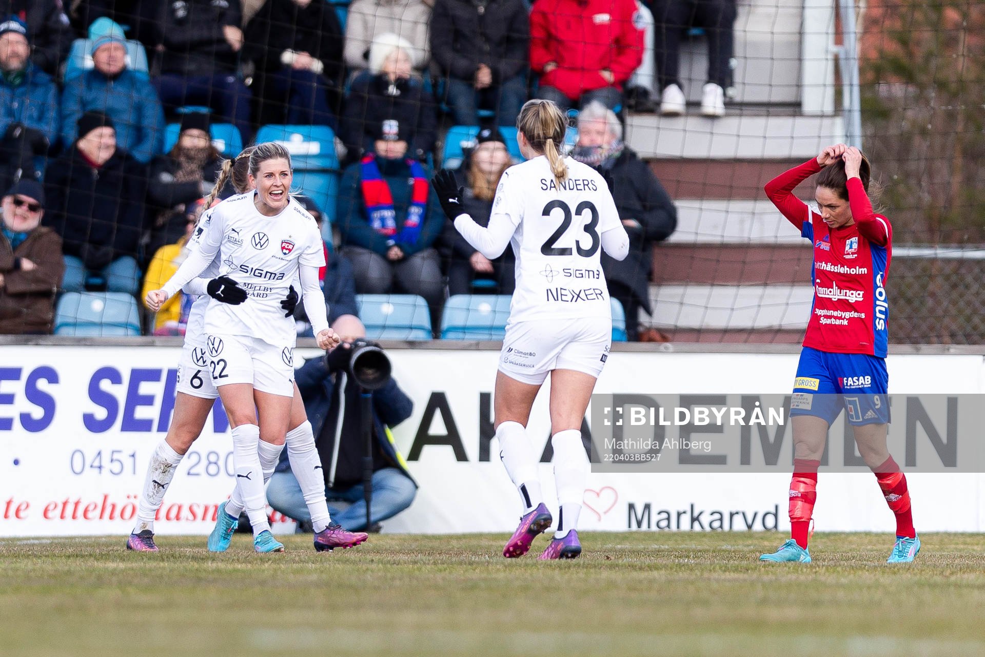 Rosengårds Olivia Schough jublar efter 0-1 under fotbollsmatchen i Damallsvenskan mellan Vittsjö och FC Rosengård den 3 april 2022 i Vittsjö.