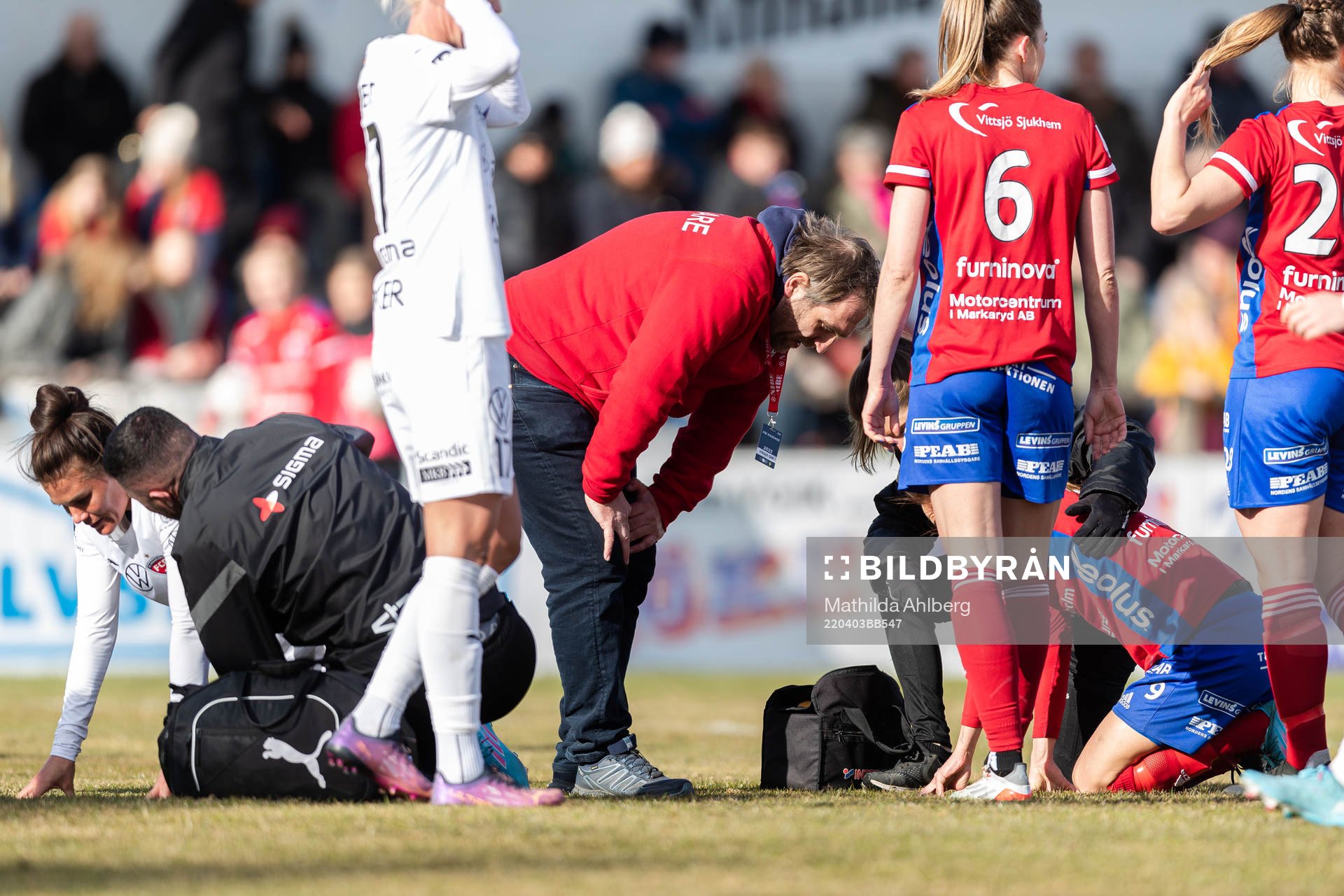 Rosengårds Katrine Veje och Vittsjös Lisa Klinga får