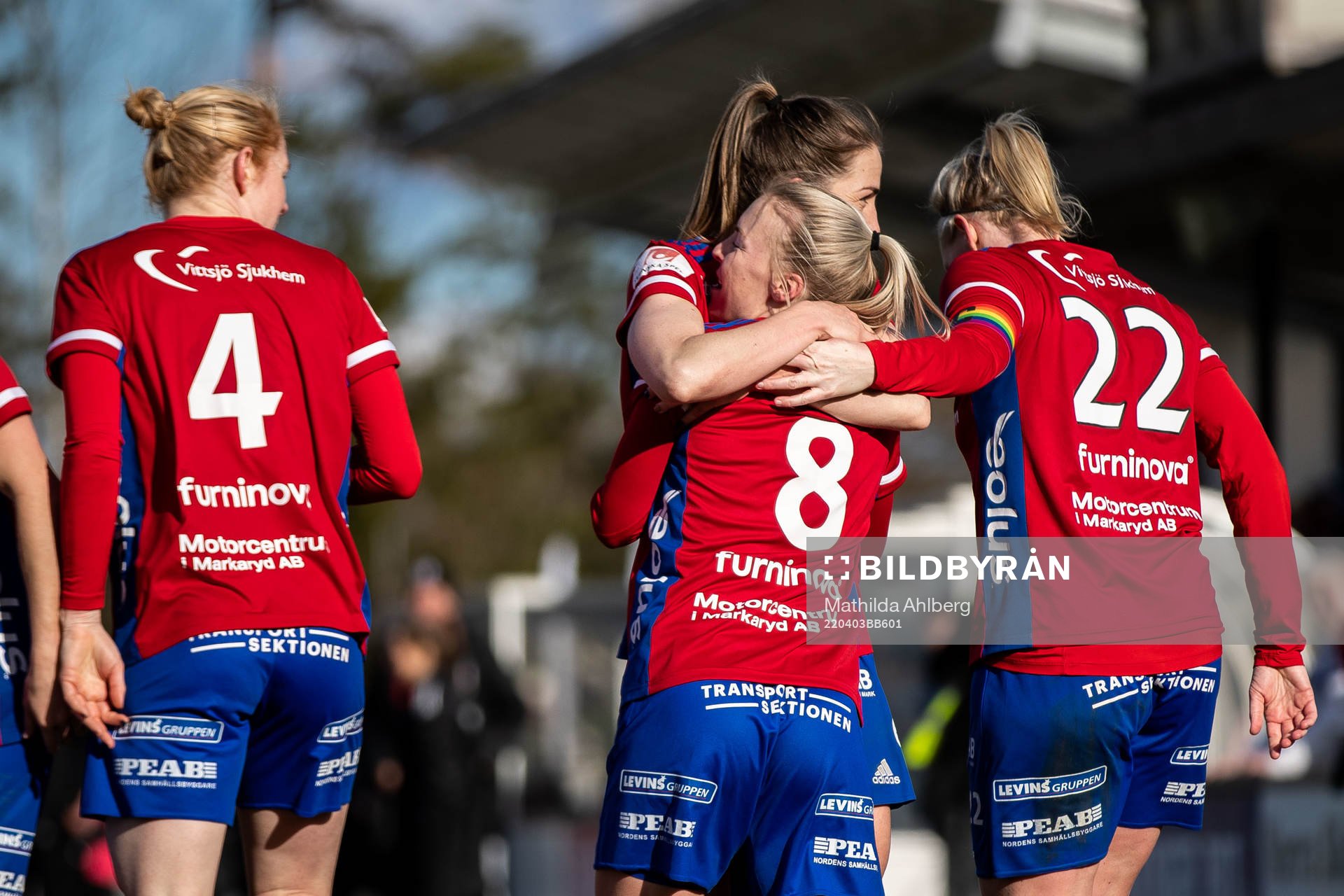 Vittsjös Jutta Rantala jublar med lagkamrater