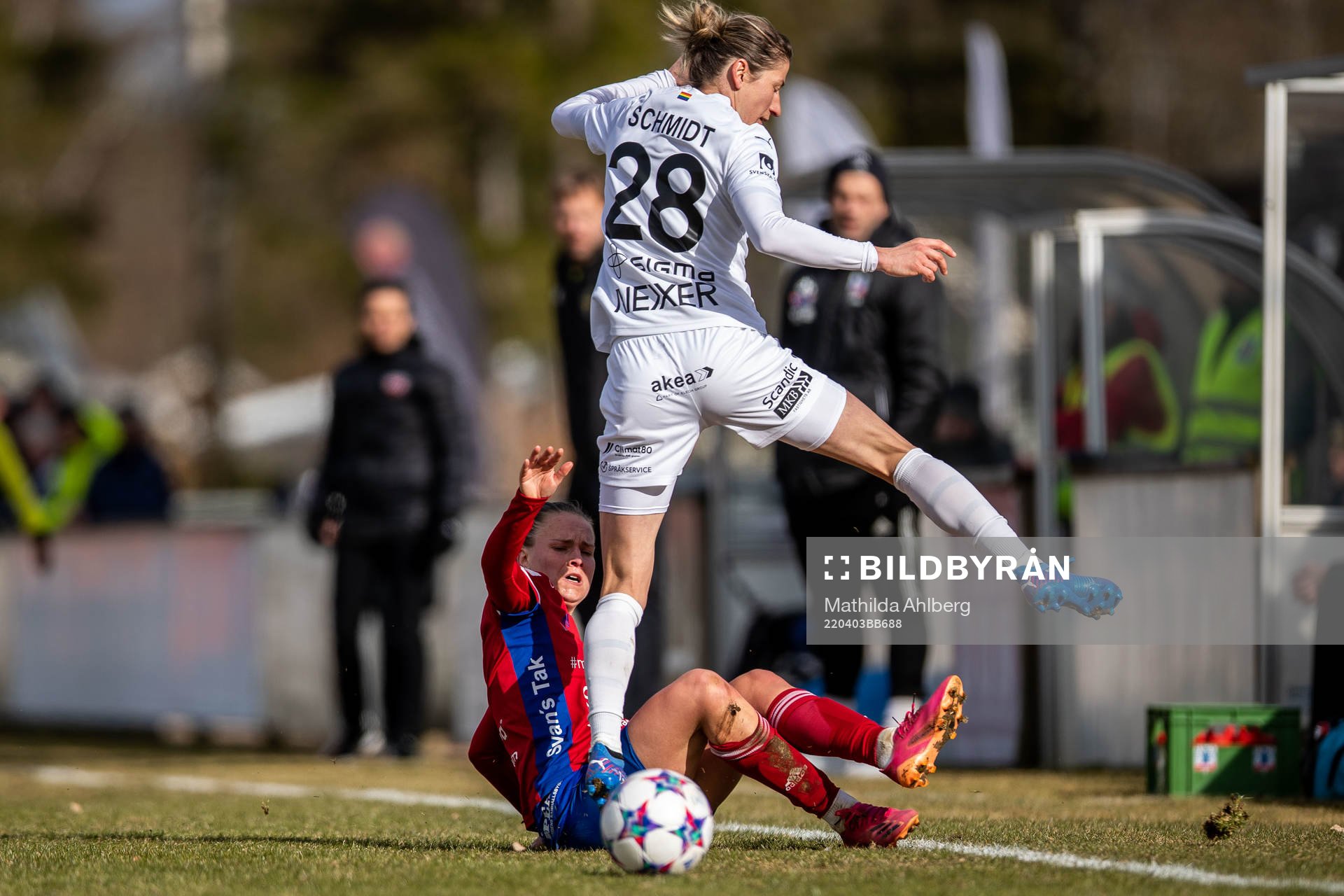 Vittsjös Kayla Adamek och Rosengårds Bianca Schmidt
