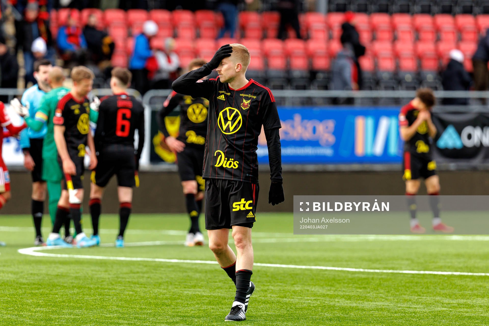 Östersunds Simon Kroon deppar