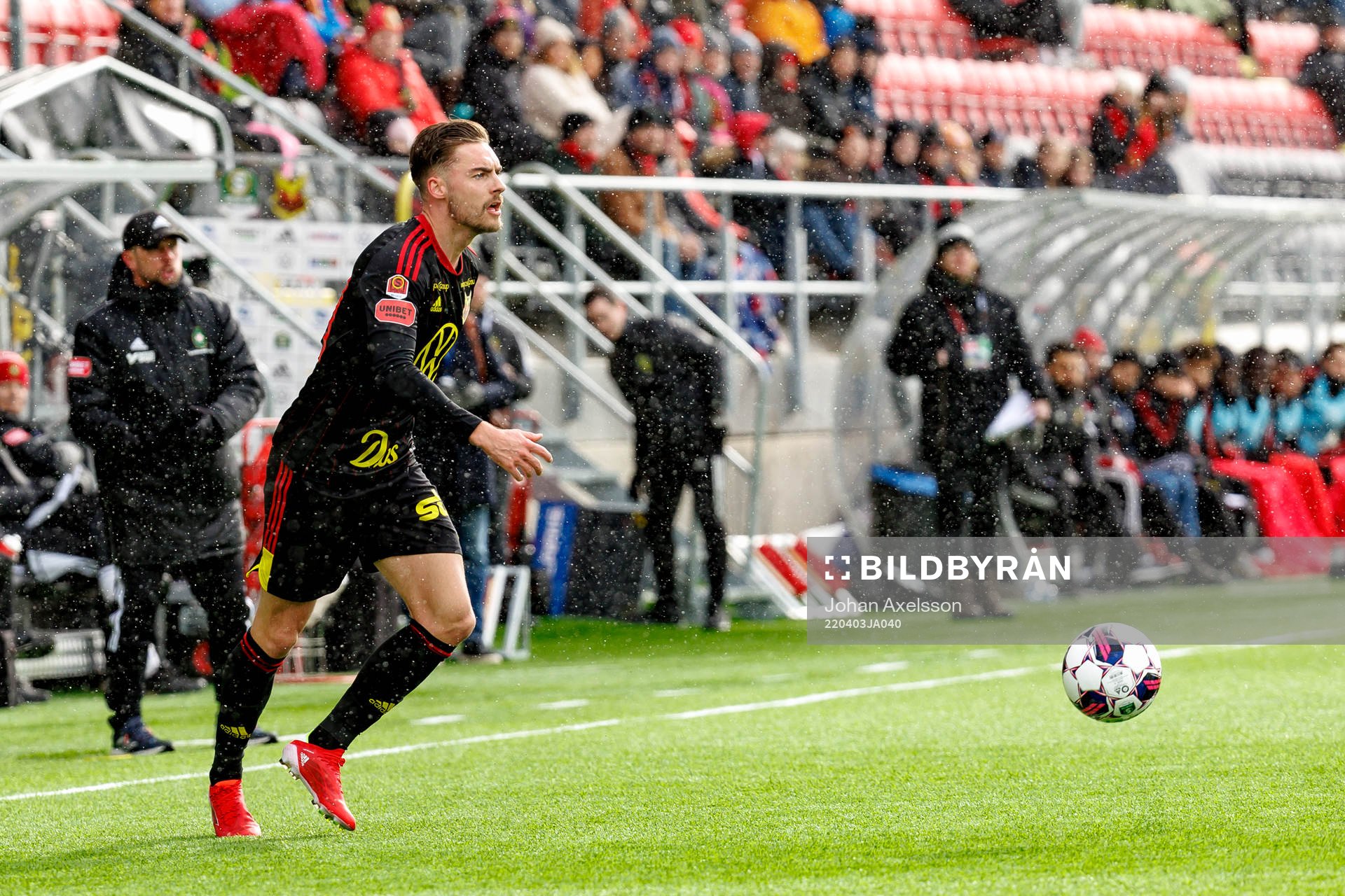Östersunds Felix Hörberg under fotbollsmatchen i Superettan mellan Östersund och Skövde den 3 april 2022 i Östersund. 