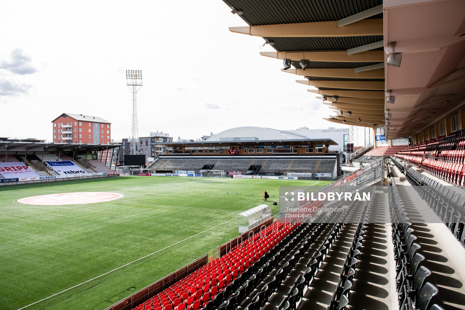 inför fotbollsmatchen i Damallsvenskan mellan Örebro och