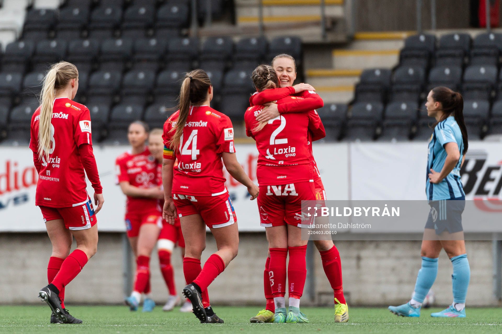 Örebros spelare jublar