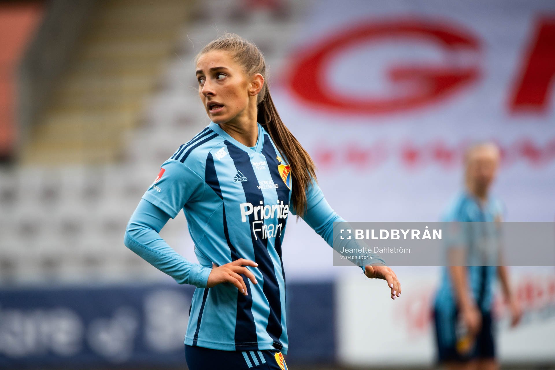 Djurgårdens Tilde Lindwall under fotbollsmatchen i Damallsvenskan mellan Örebro och Djurgården den 3 april 2022 i Örebro. 