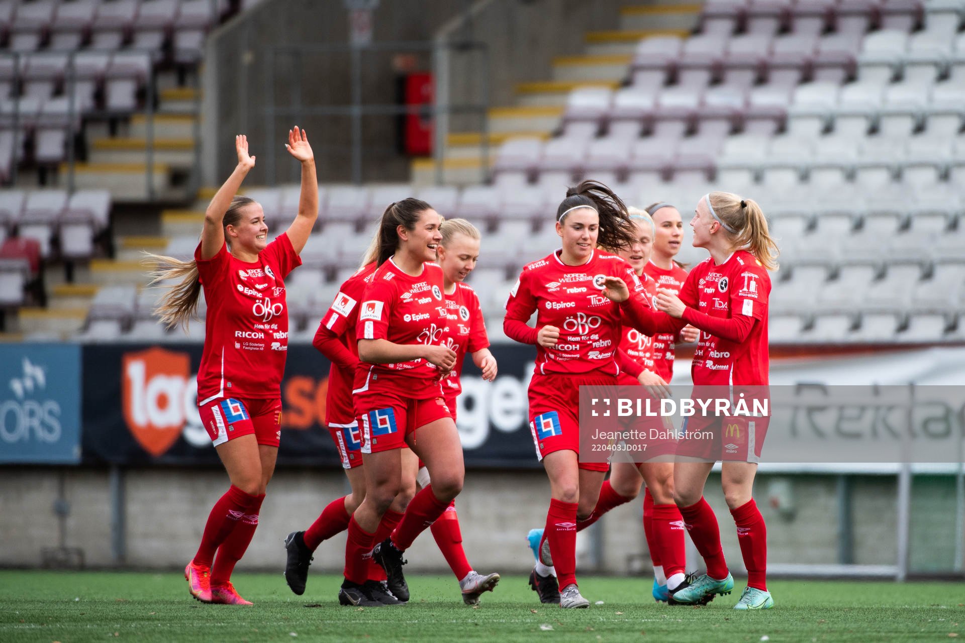 Örebros spelare jublar