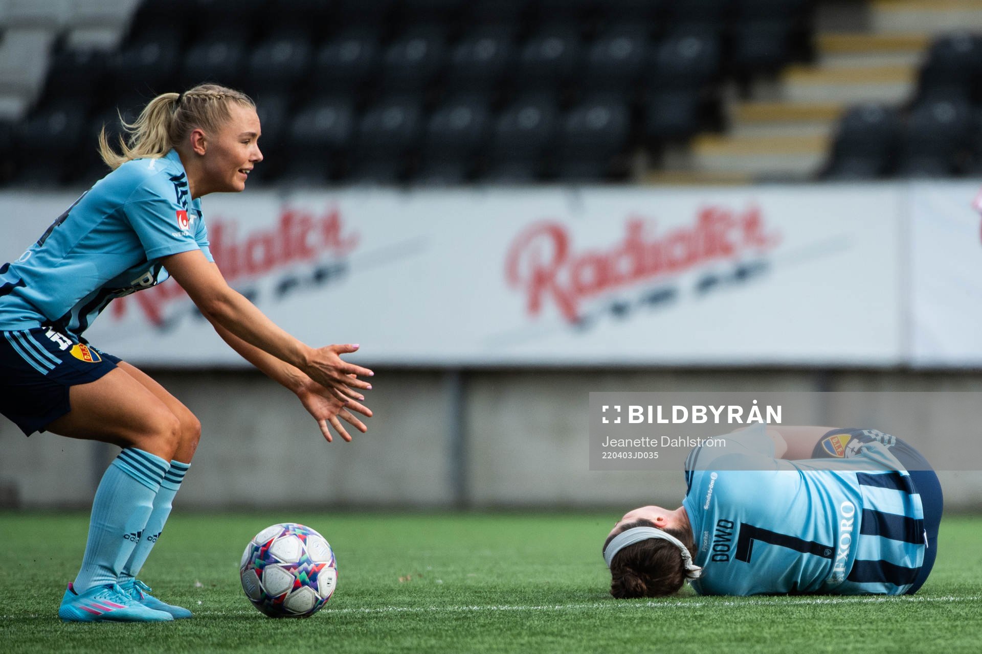 Djurgårdens Louise Hvarfner och Hayley Dowd