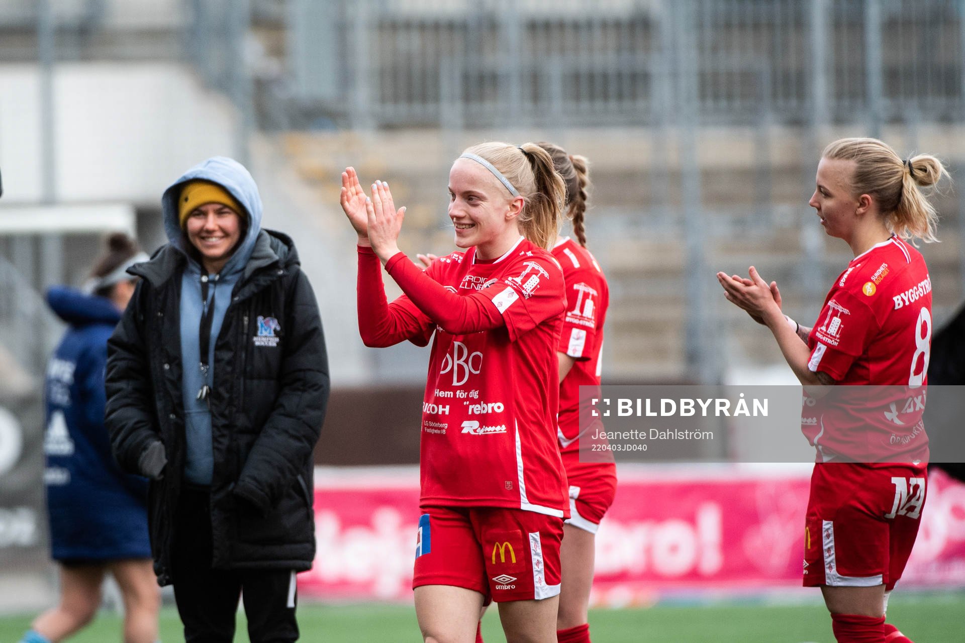 Örebros Anna Sandberg tackar supportar