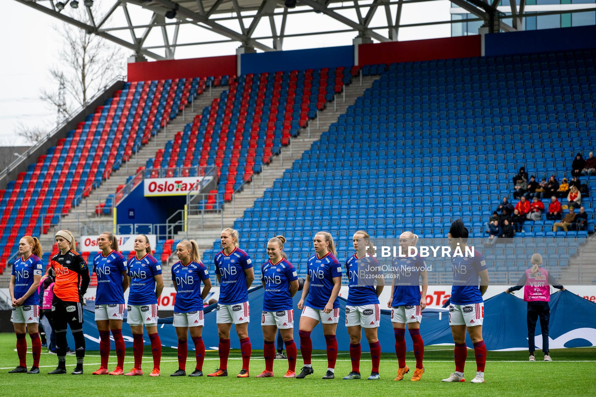 Stine Ballisager Pedersen, goalkeeper Guro Pettersen, Malin