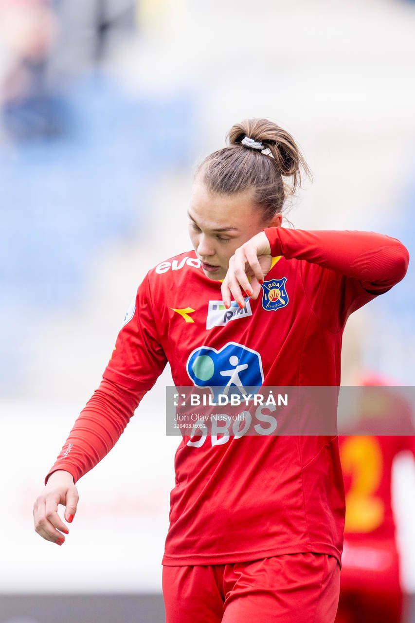 Synne Masdal of Røa looks dejected