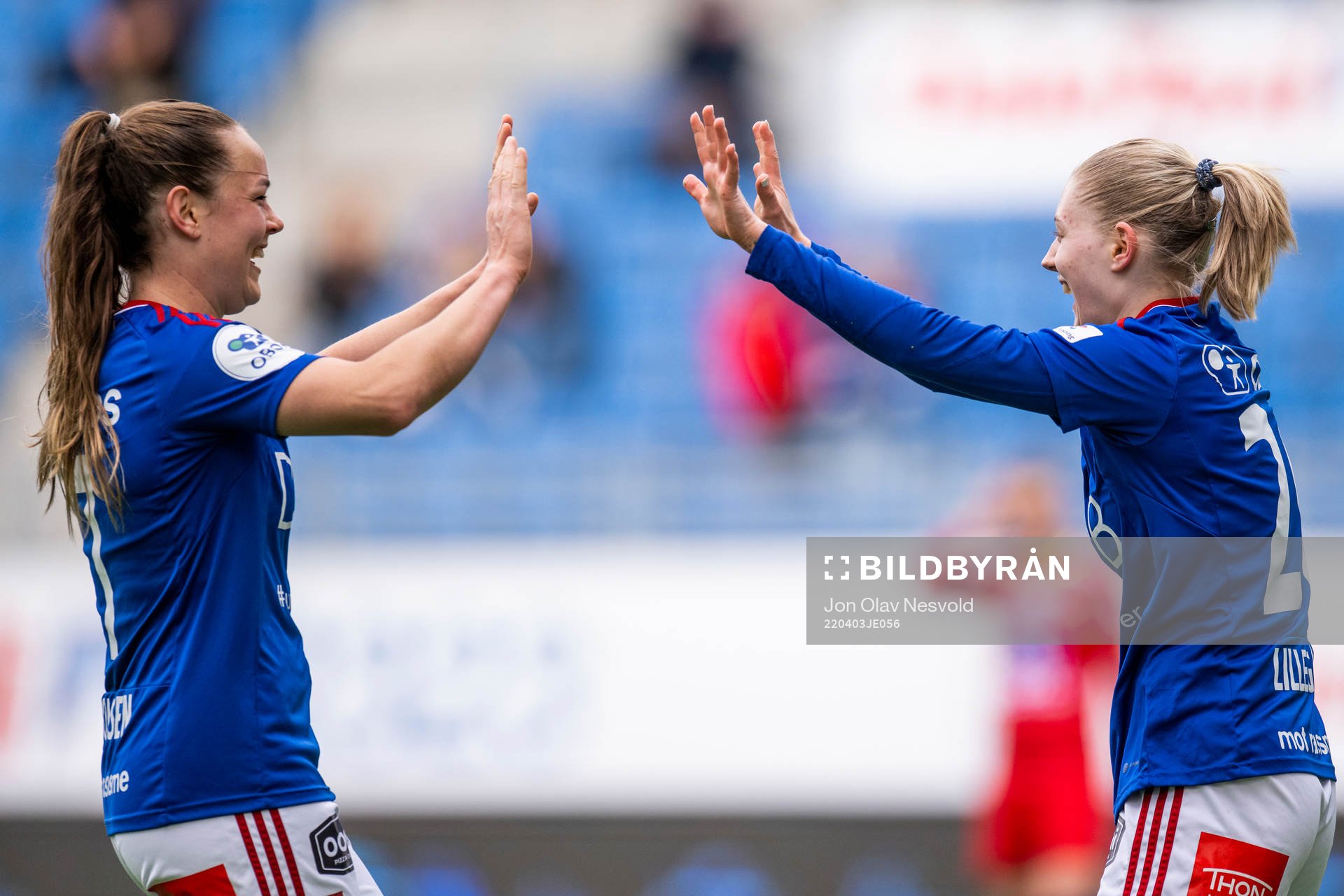 Agnete Kristine Nielsen and Runa Lillegård of Vålerenga