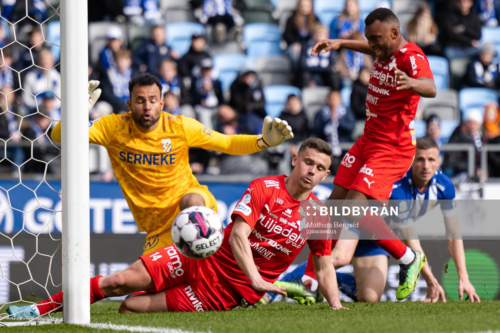 IFK Göteborgs målvakt Warner Hahn och Värnamos Marcus