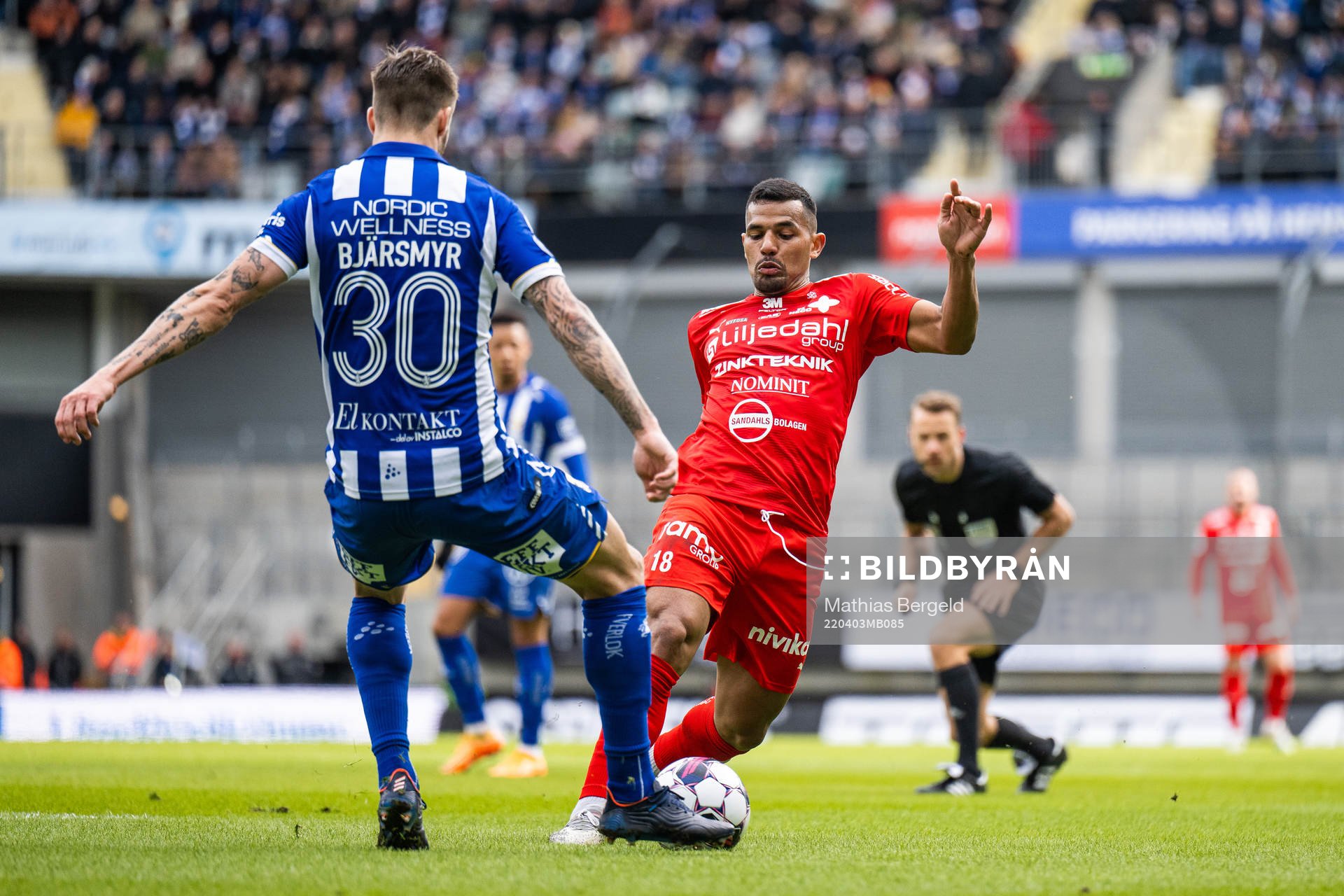 IFK Göteborgs Mattias Bjärsmyr och Värnamos Wenderson