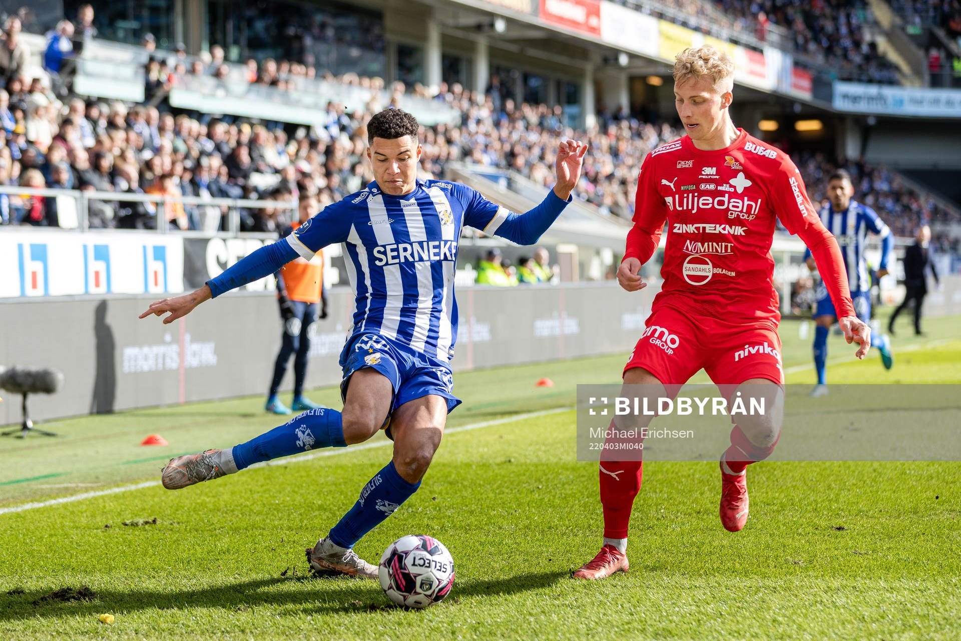 IFK Göteborgs Alexander Jallow och Värnamos Victor Larsson