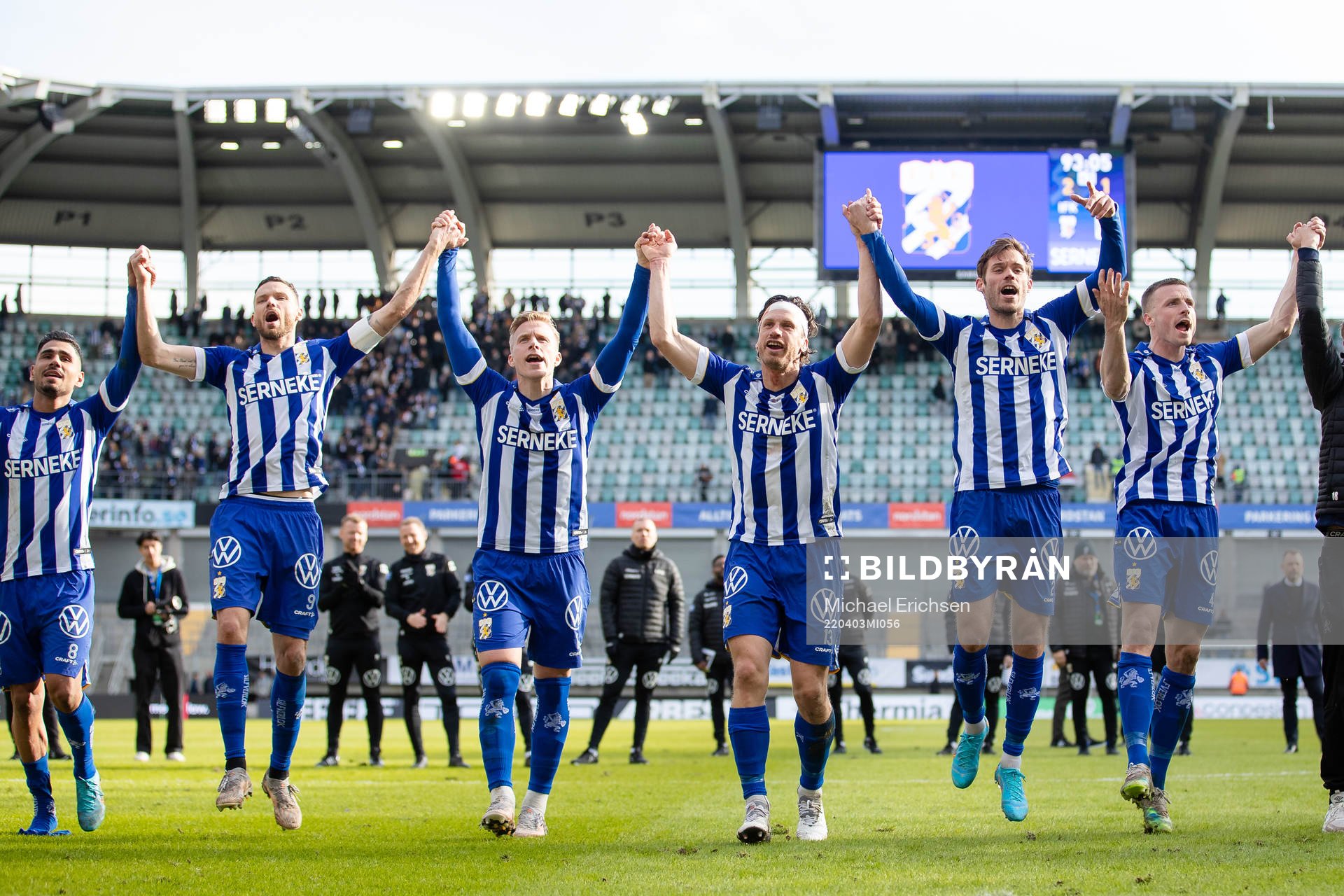 IFK Göteborgs spelare jublar