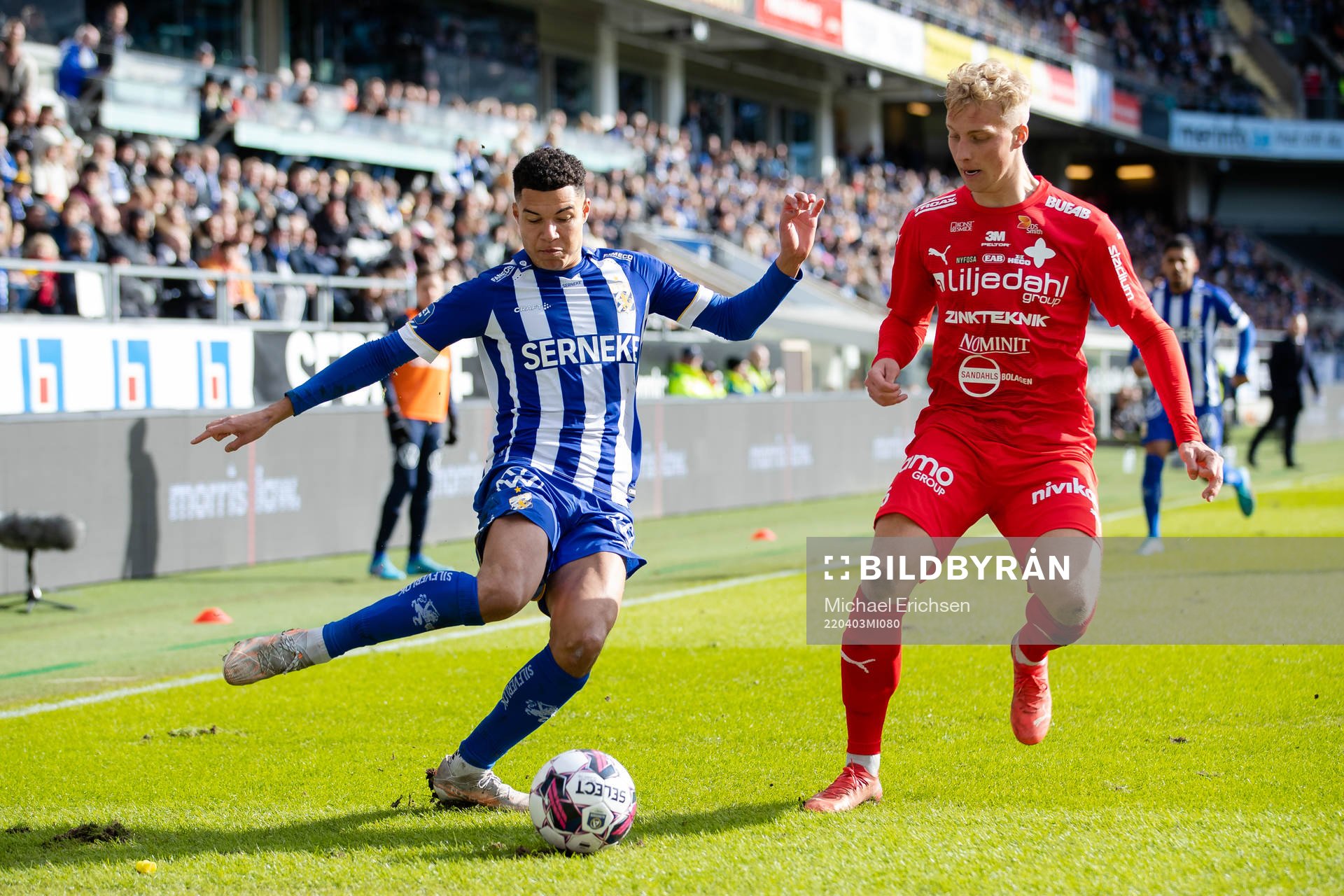 IFK Göteborgs Alexander Jallow och Värnamos Victor Larsson