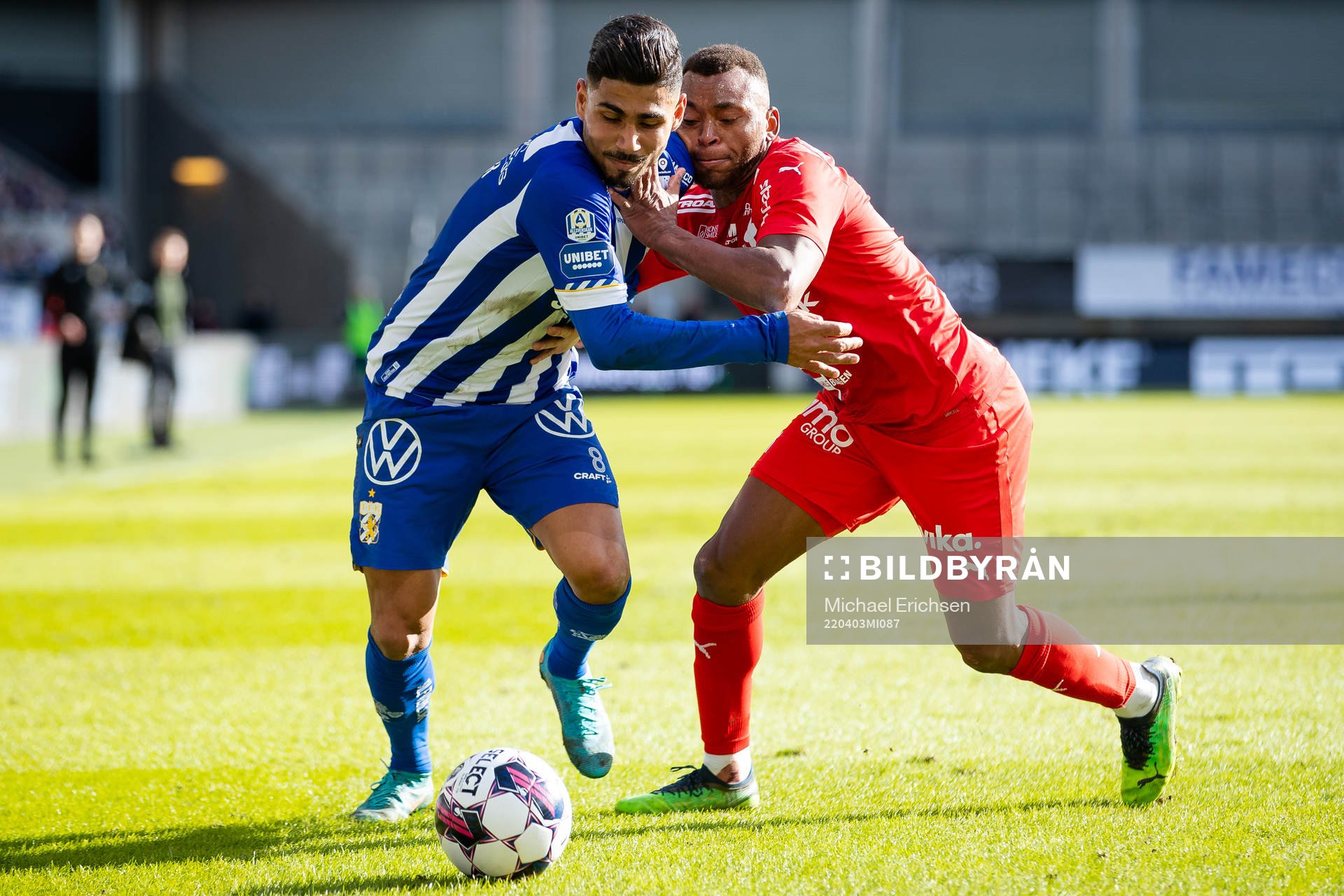 IFK Göteborgs Hosam Aiesh och Värnamos Wenderson Oliveira