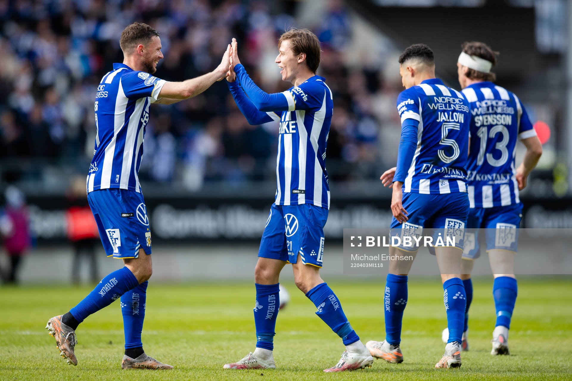 IFK Göteborgs Marcus Berg jublar ihop med 1-0 målskytten
