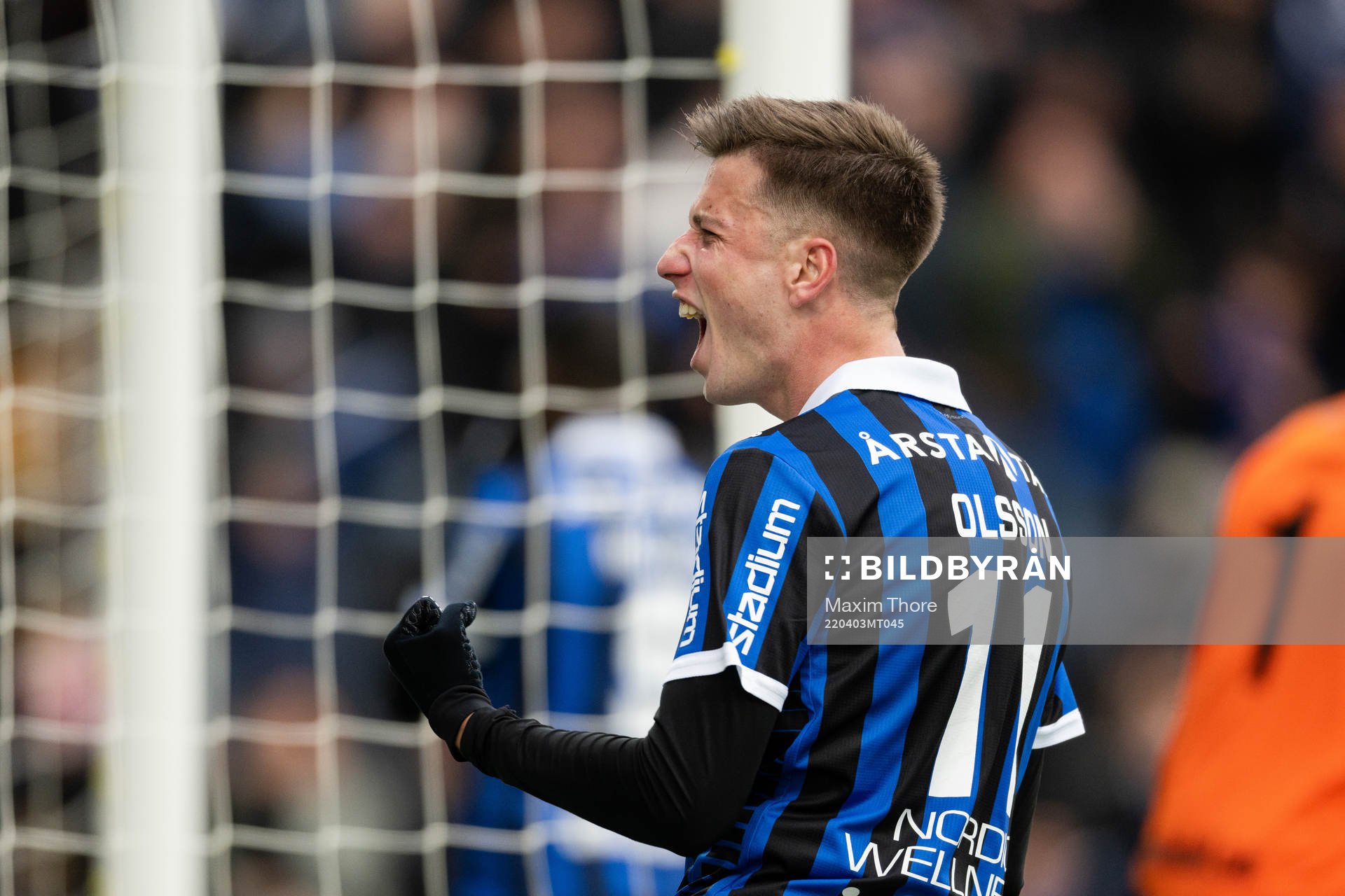 Sirius Filip Olsson efter mål som senare blev bortdömt under fotbollsmatchen i Allsvenskan mellan Sirius och GIF Sundsvall den 3 april 2022 i Uppsala.