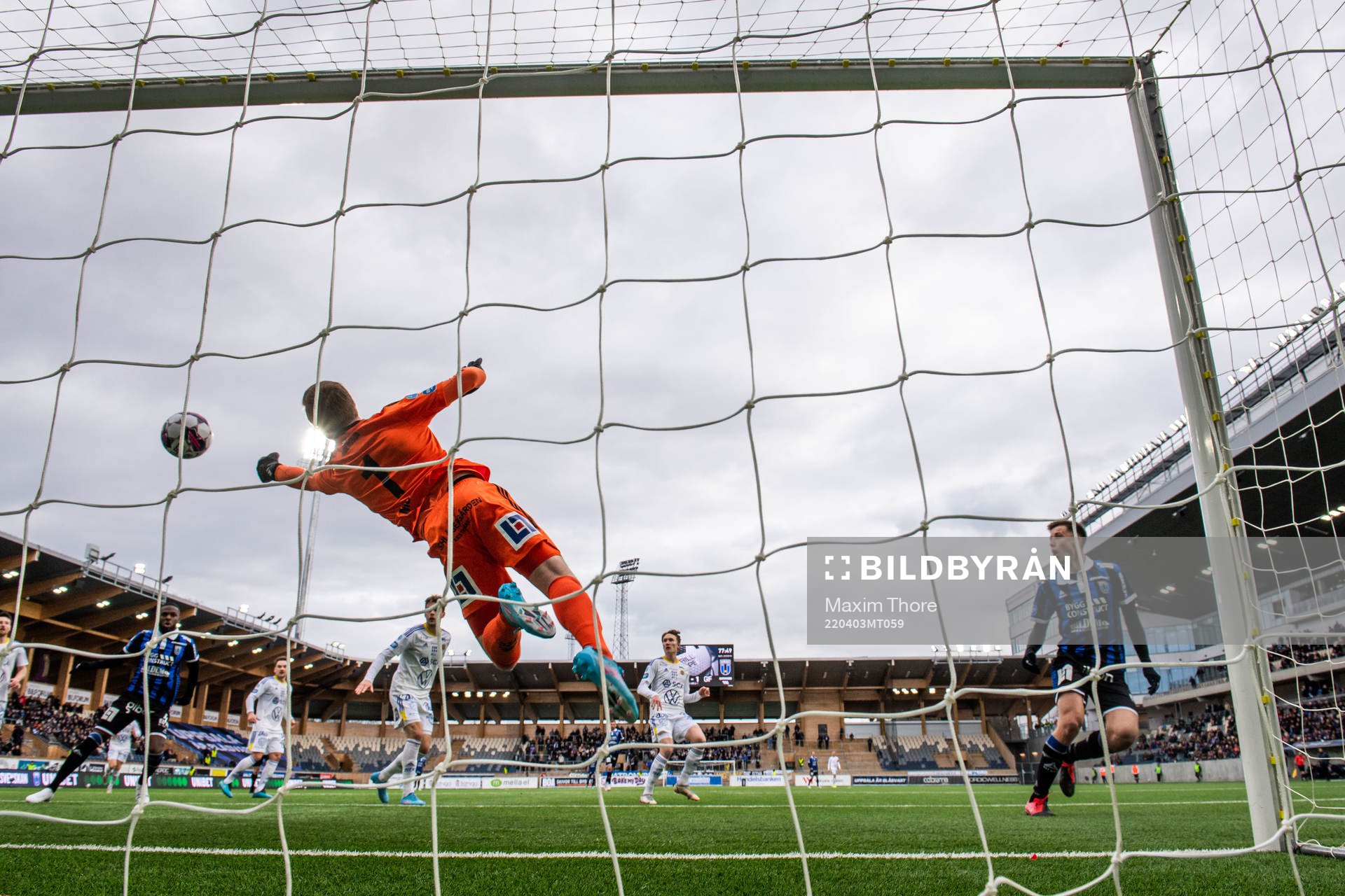 Sundsvalls målvakt Andreas Andersson släpper in 2-1 av