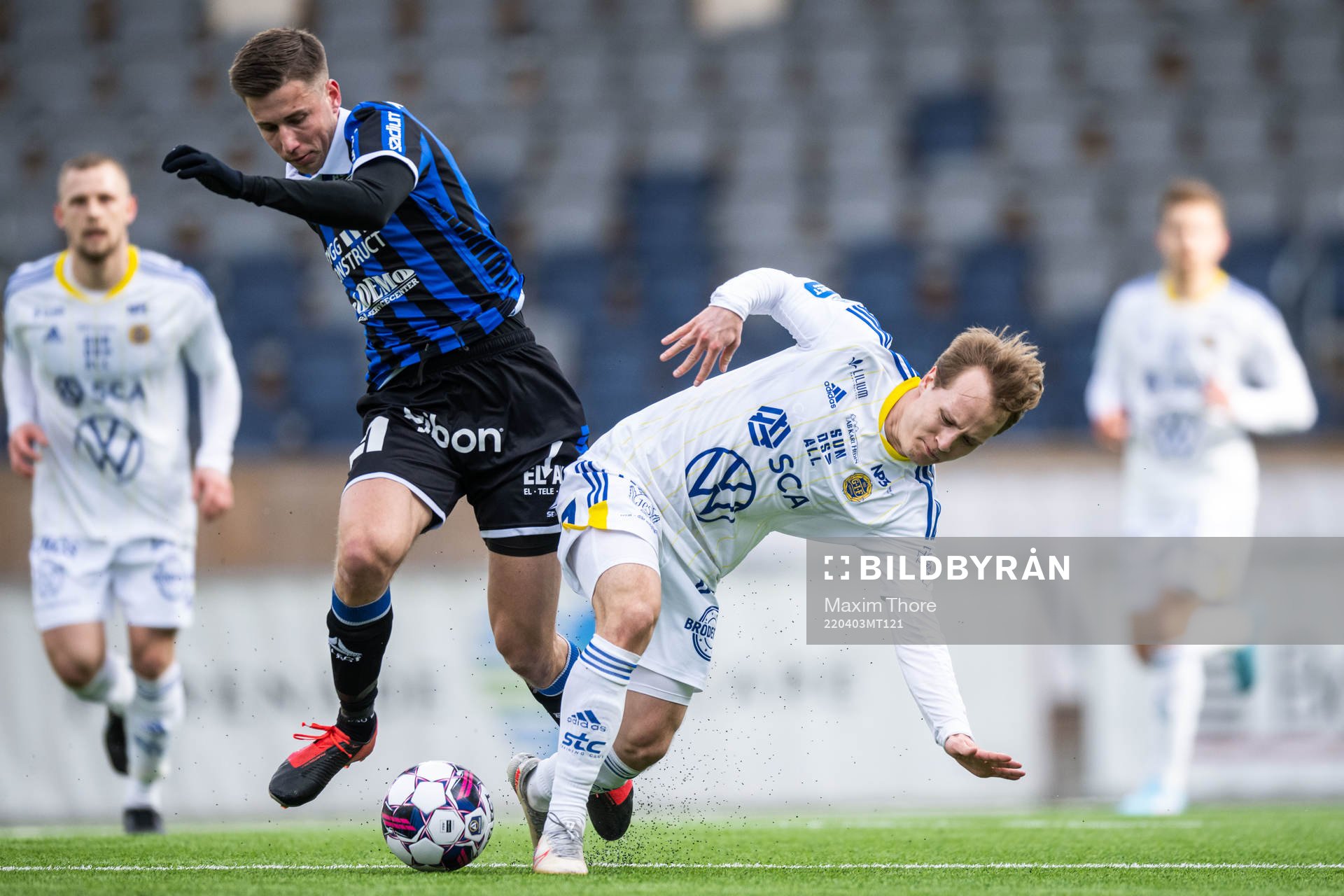 Sirius Filip Olsson och Sundsvalls Saku Ylätupa