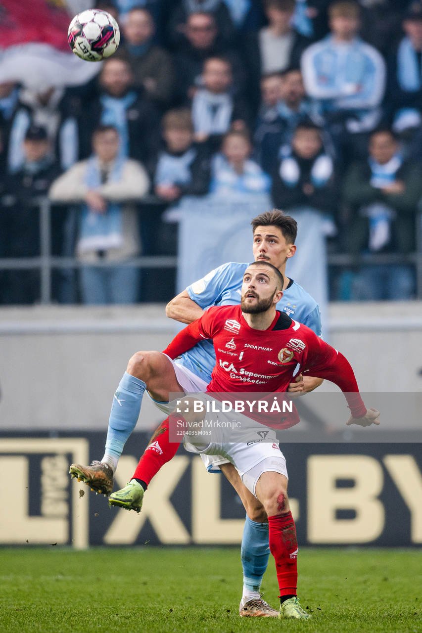 Malmö FFs Dennis Hadzikadunic  och Kalmars Filip