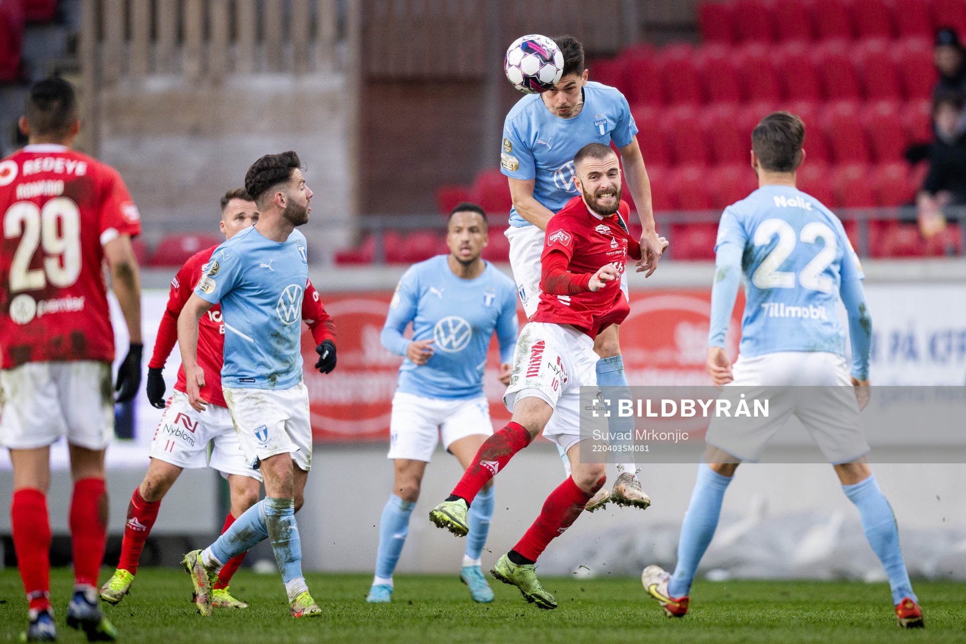 Malmö FFs Dennis Hadzikadunic  och Kalmars Filip