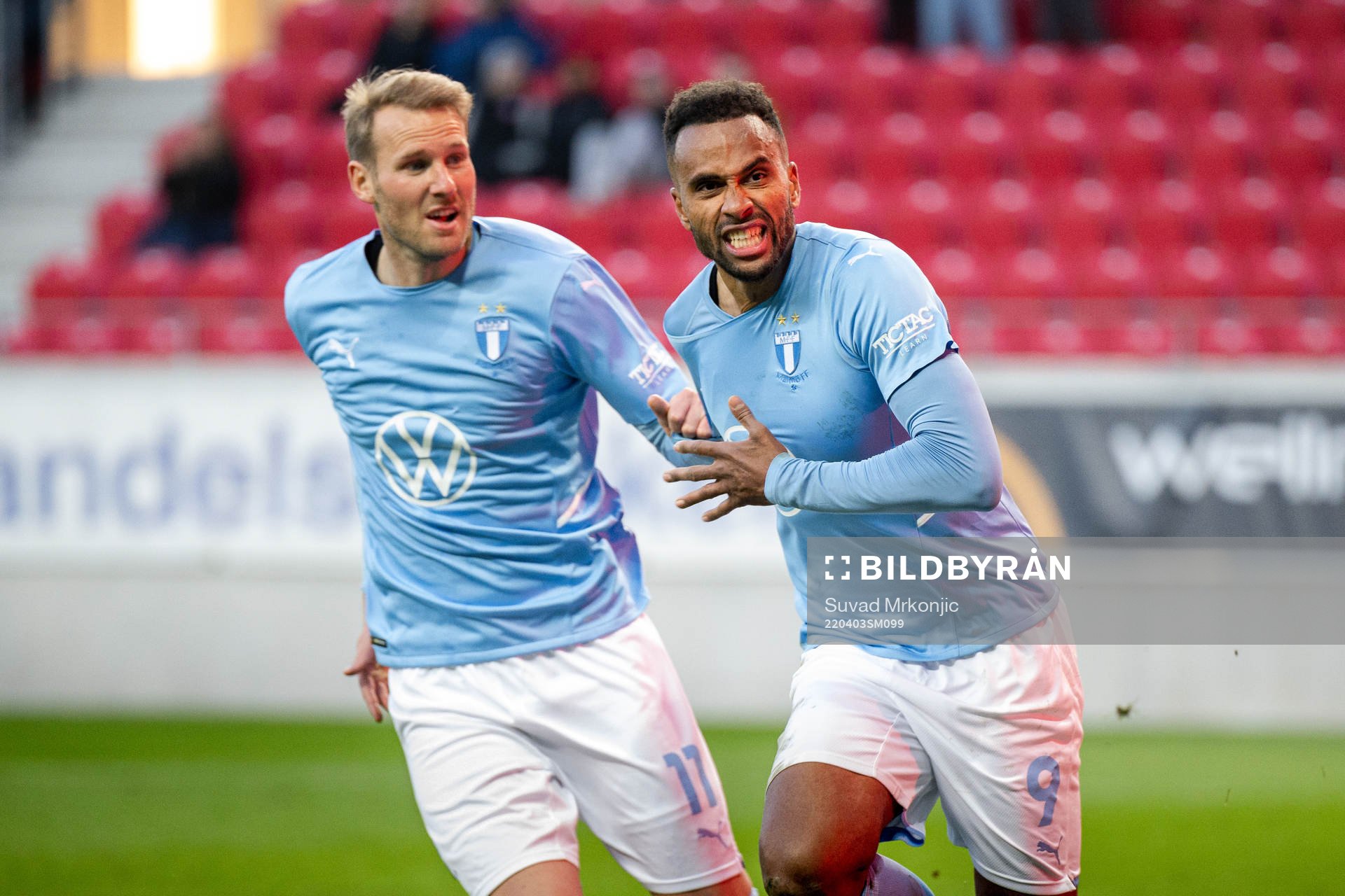 Malmö FFs Ola Toivonen och Isaac Kiese Thelin jublar