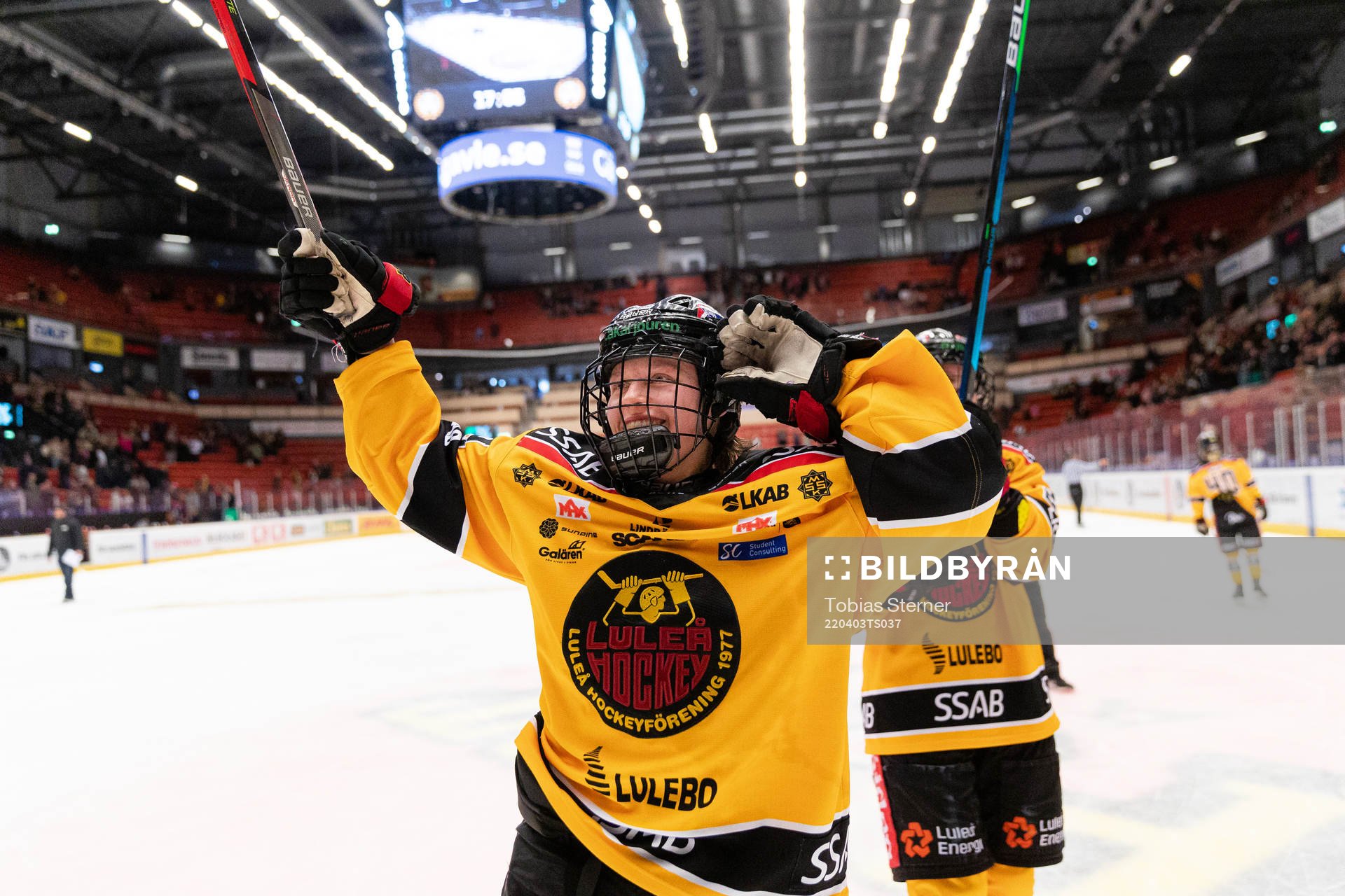 Luleås Viivi Vainikka jublar